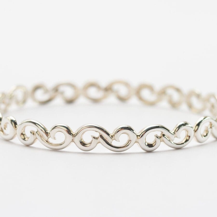 40100114 925 Sterling Silver 'Figure 9' Bangle