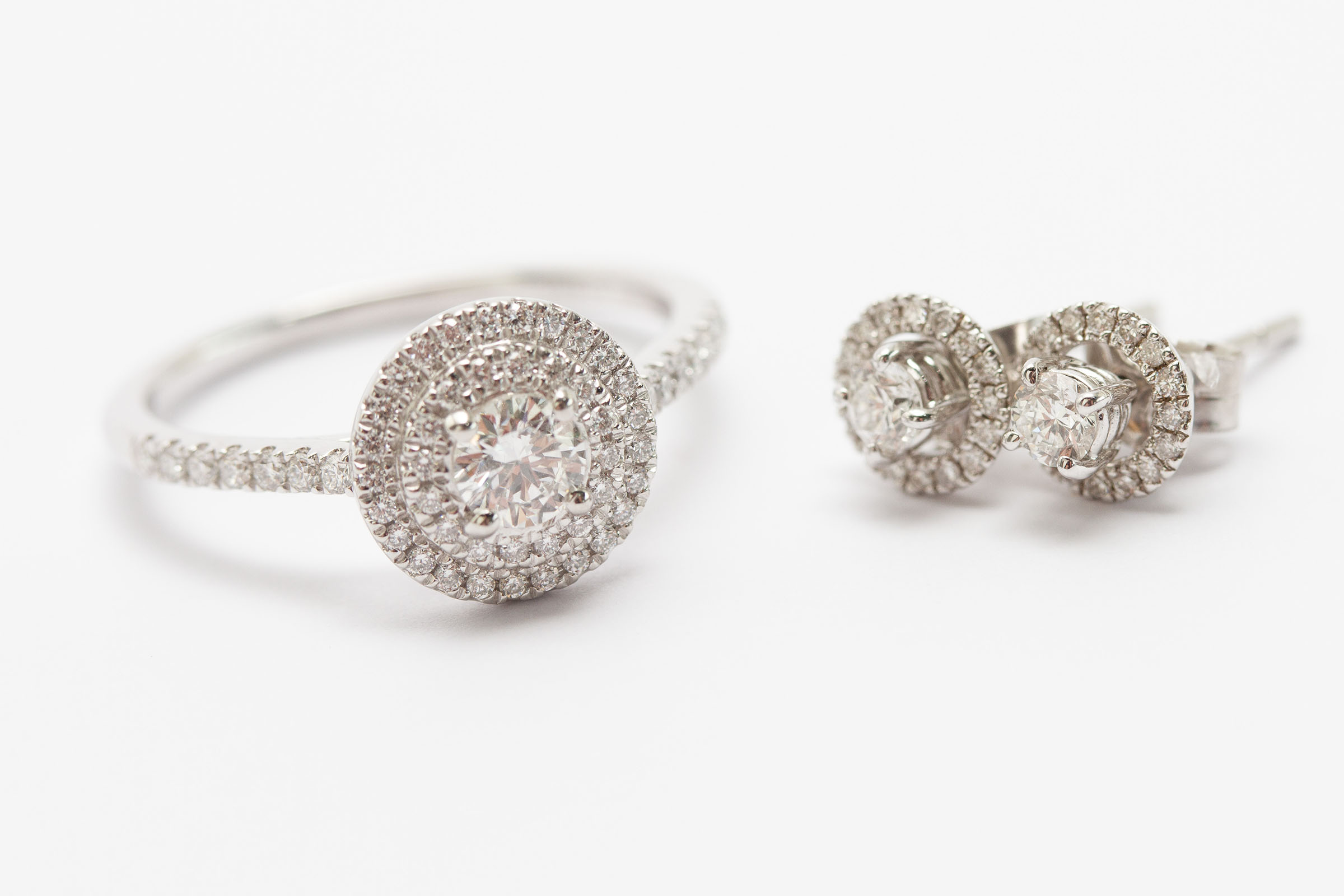 12600055 Platinum And Diamond Two Row Halo Ring - Image 3