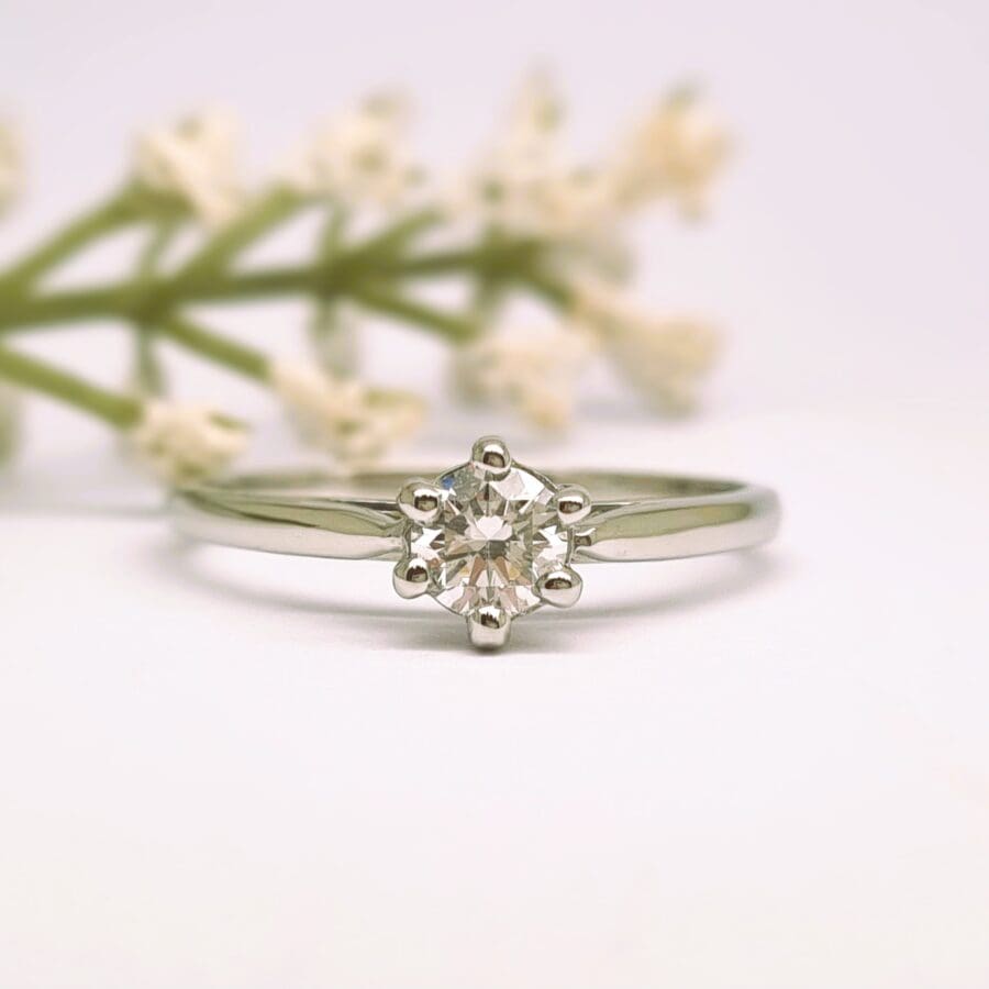12600082 Platinum And Diamond 0.30ct Round Solitaire Engagement Ring