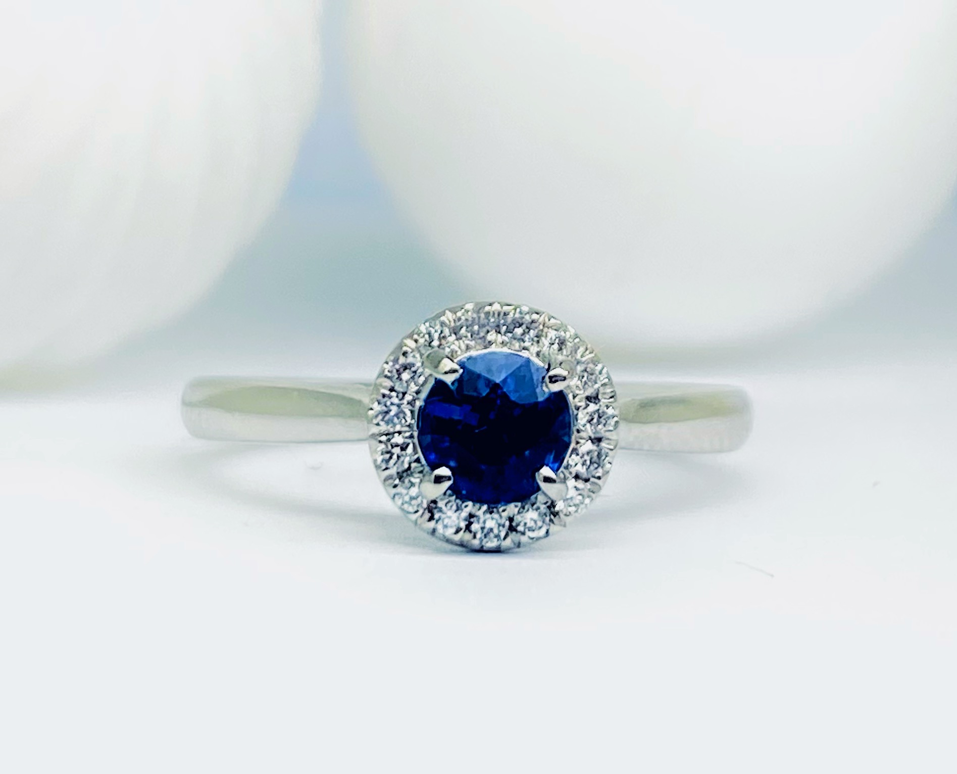 15600046 Platinum, Diamond and Sapphire Halo Cluster Ring