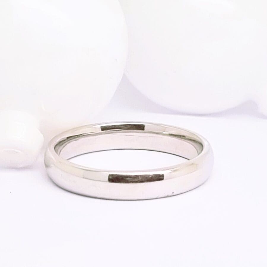 11400003 18ct White Gold 4mm Court Shaped Wedding Ring