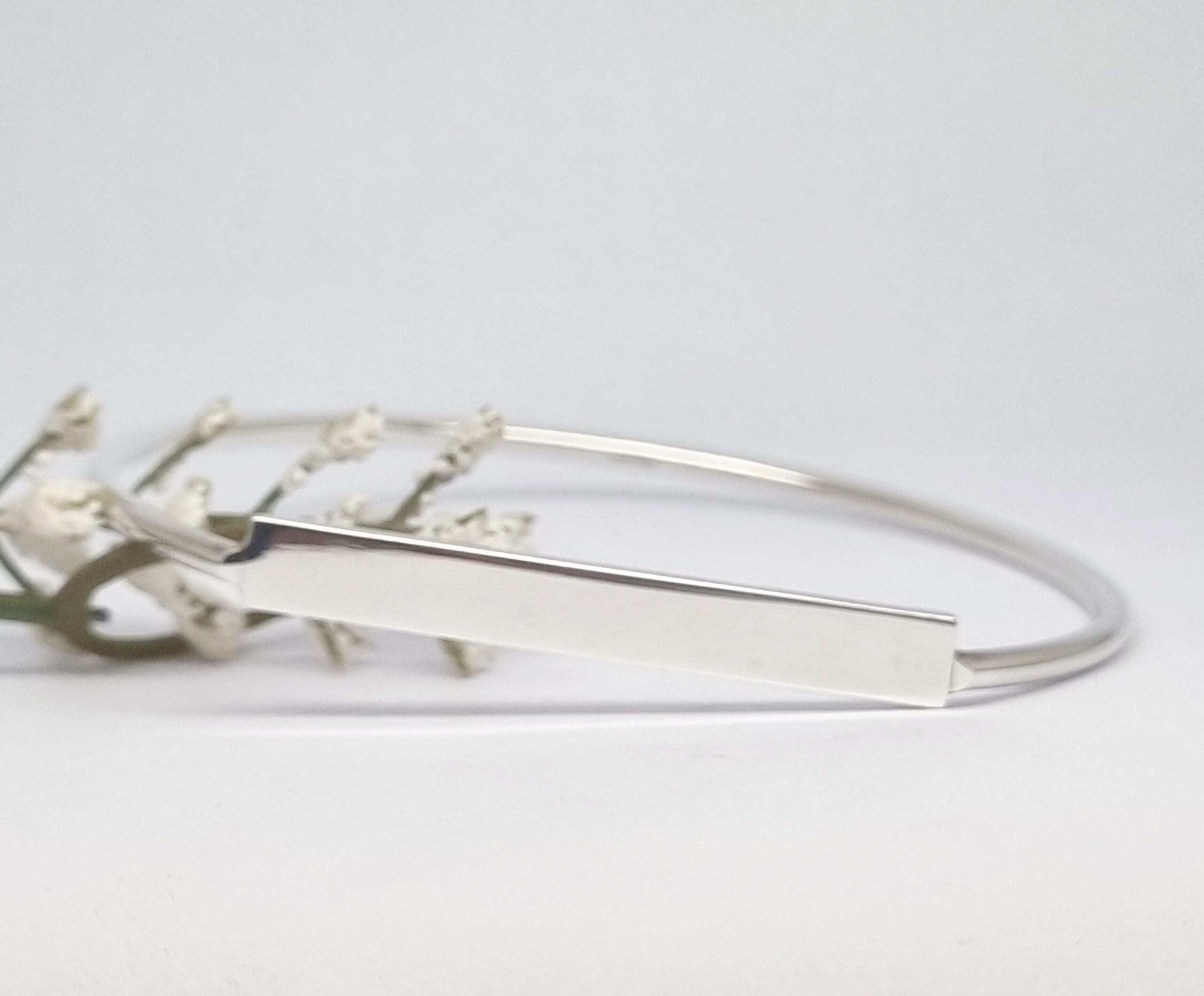 40100090 925 Sterling Silver Bar I.D. Bangle