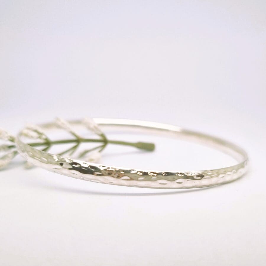 40100134 925 Sterling Silver Hammered Thin Bangle