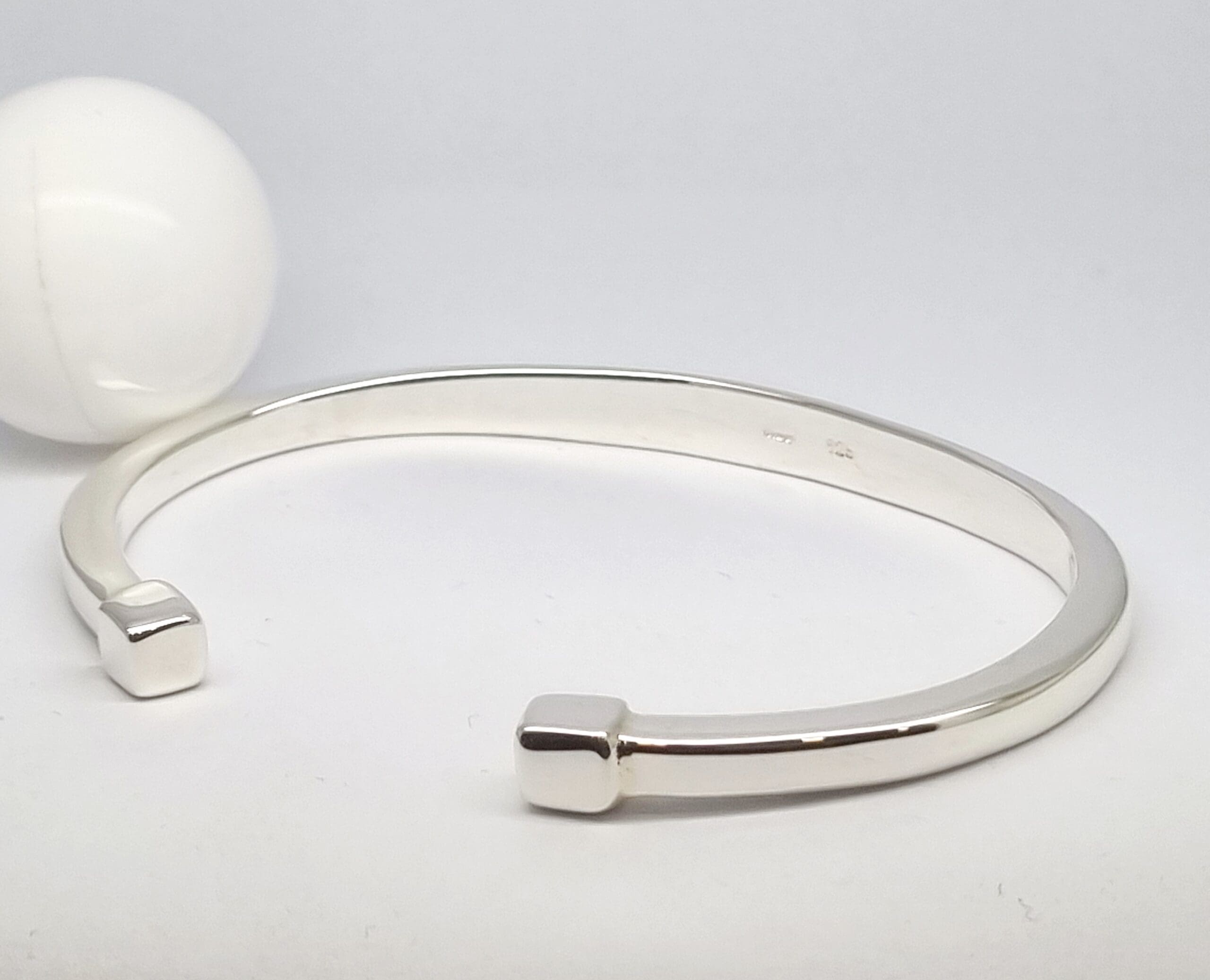 40100154 925 Sterling Silver Torque Cube End Cuff Bangle
