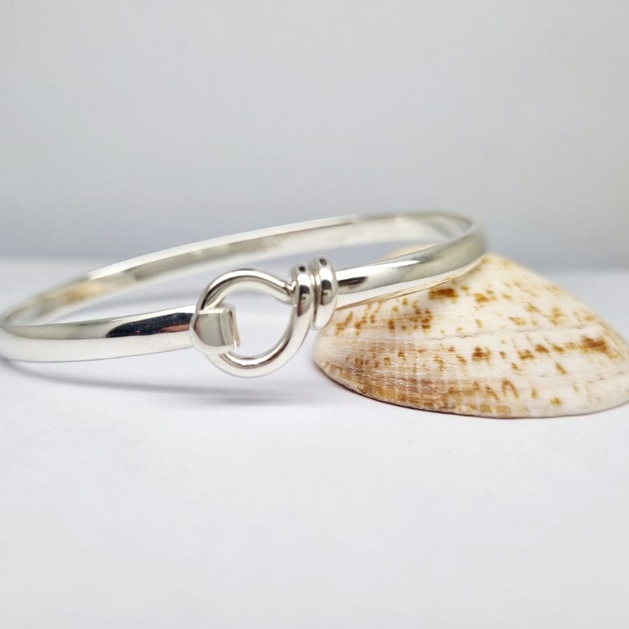 40100182 925 Sterling Silver Twist Catch Bangle