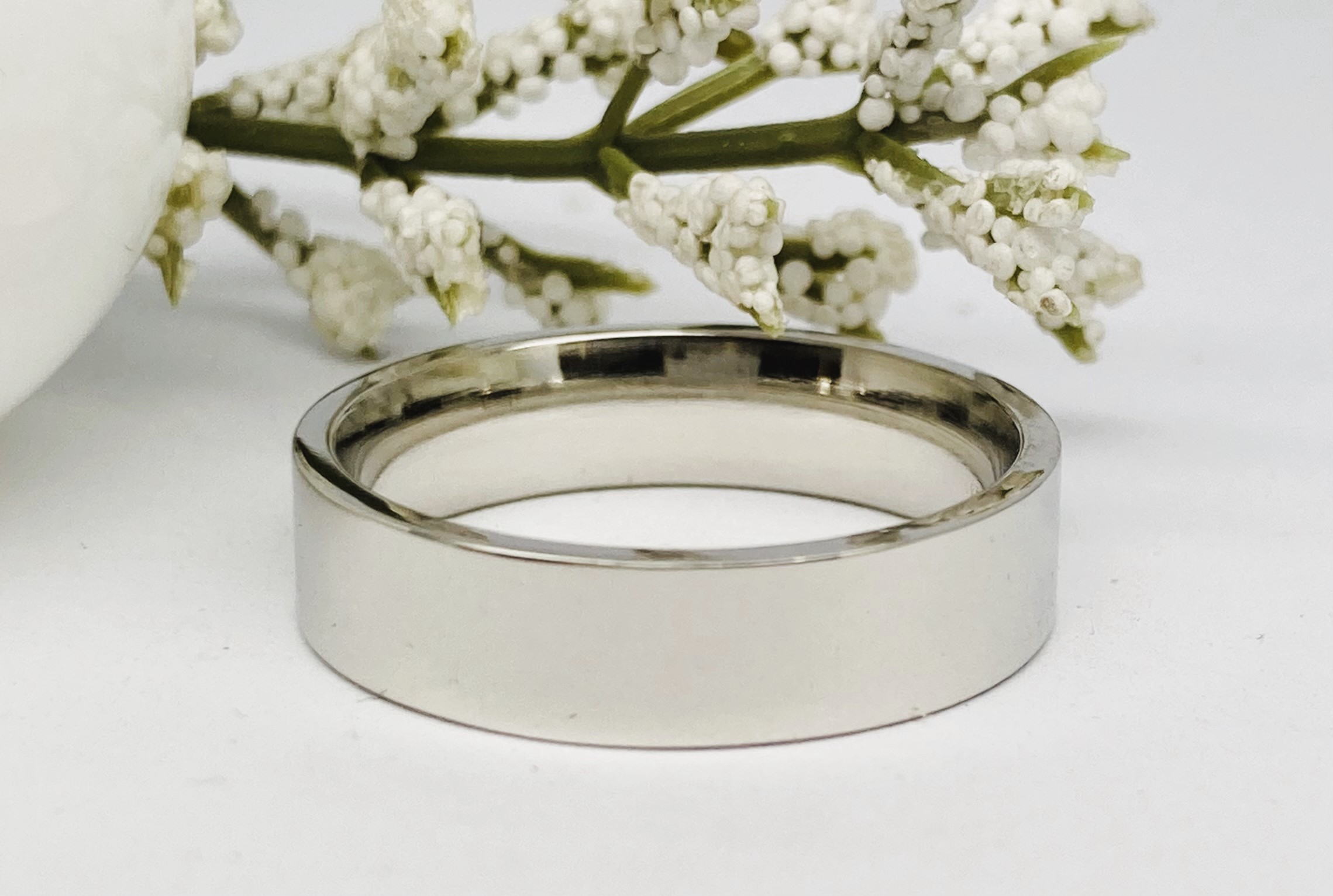 11600027 Platinum 5mm Flat Court Wedding Ring