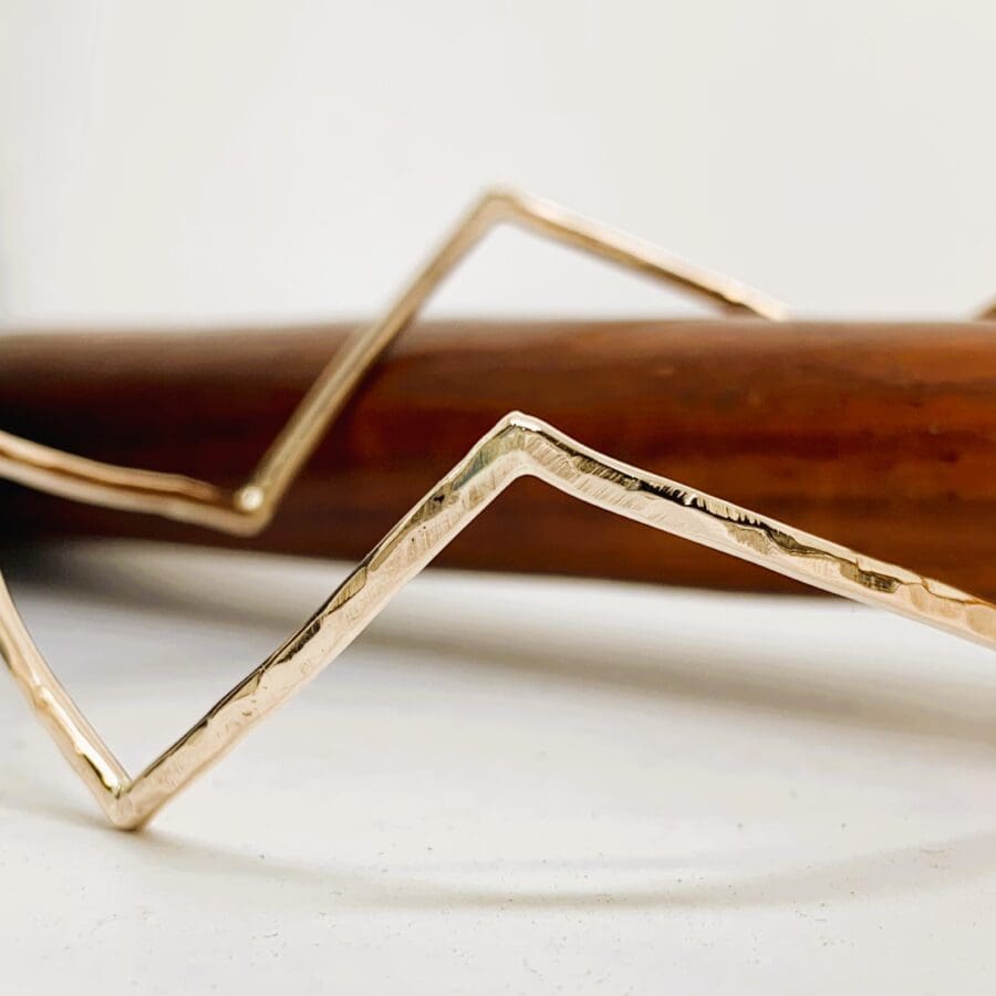 40200040 9ct Yellow Gold 'V' Shaped Handmade Bangle