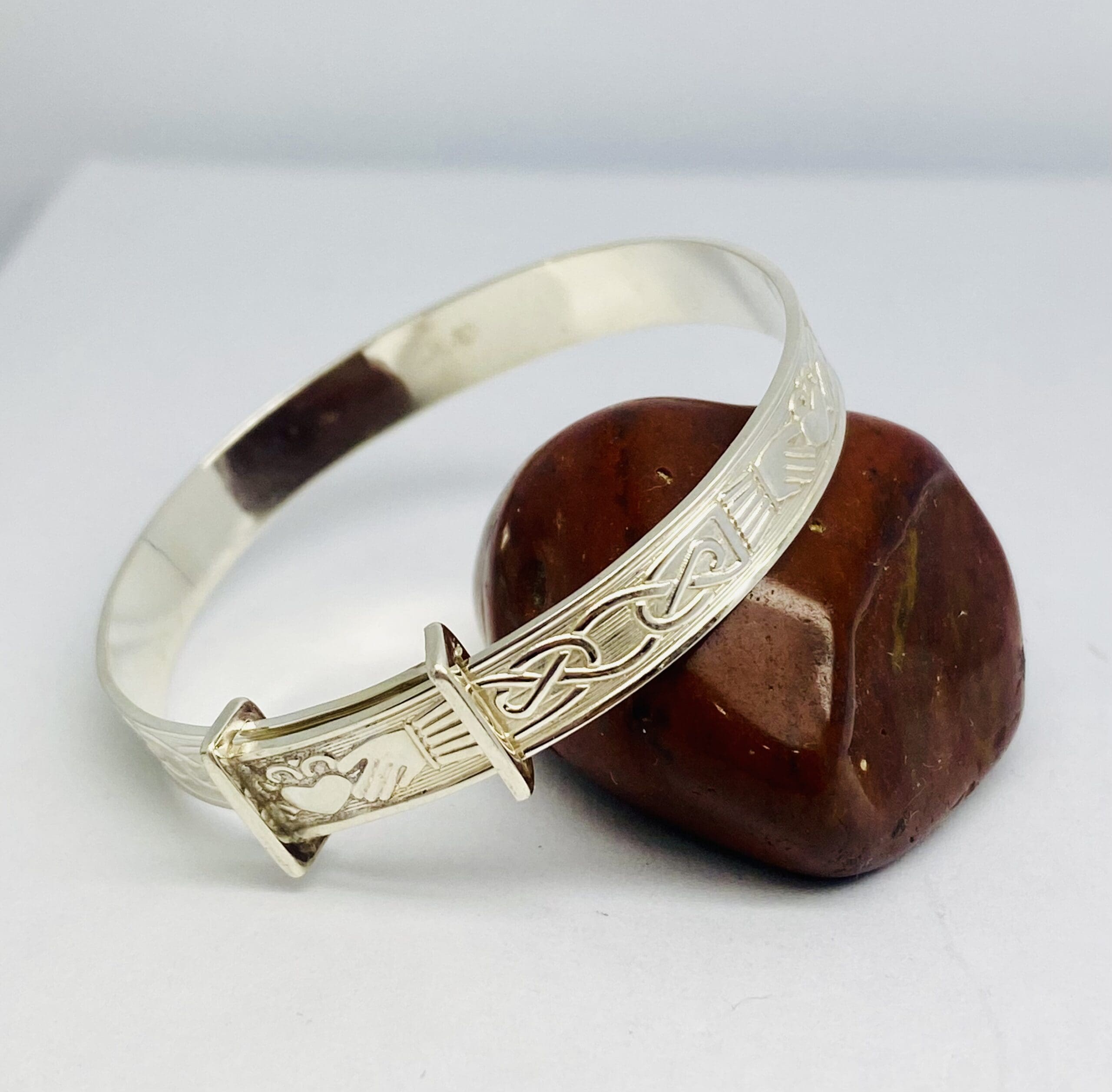 90100160 Childs Silver Claddagh Medium Expandable Bangle