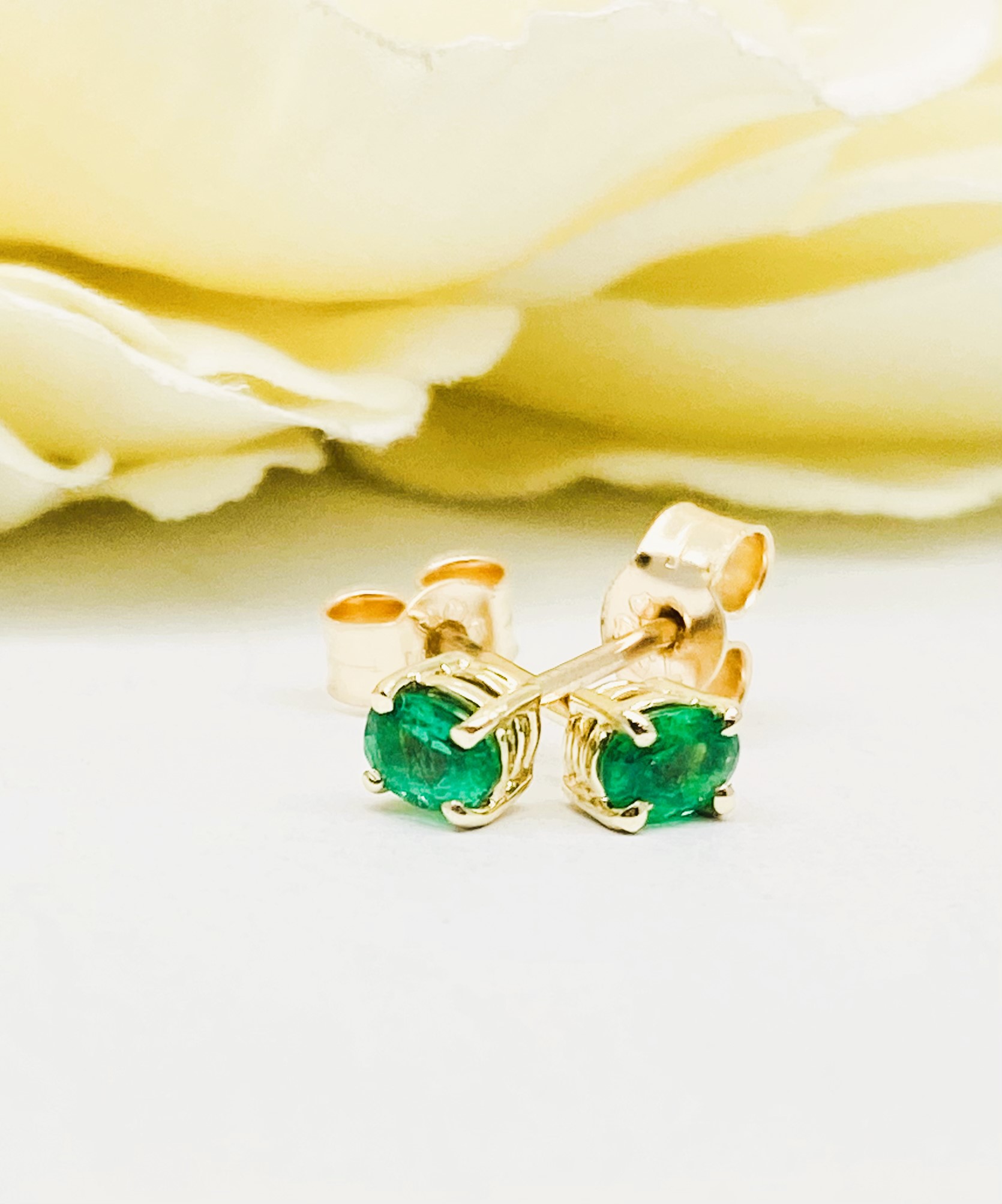 31200175 9ct Yellow Gold Stud Oval Emerald Earrings