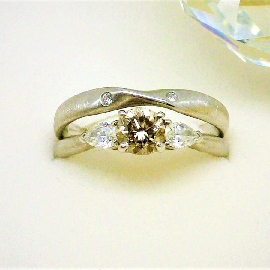 225 Commission Ribbon Twist Diamond Brushed Wedding Band