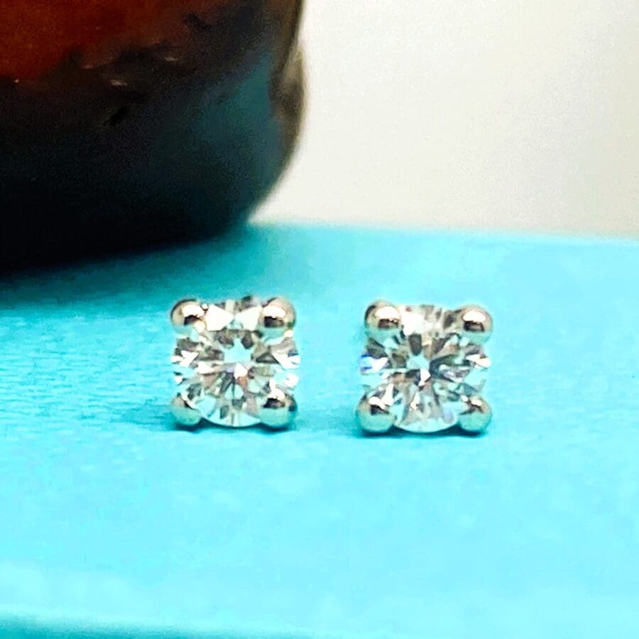 33700060 Platinum and Diamond 0.20ct Diamond Stud Earrings