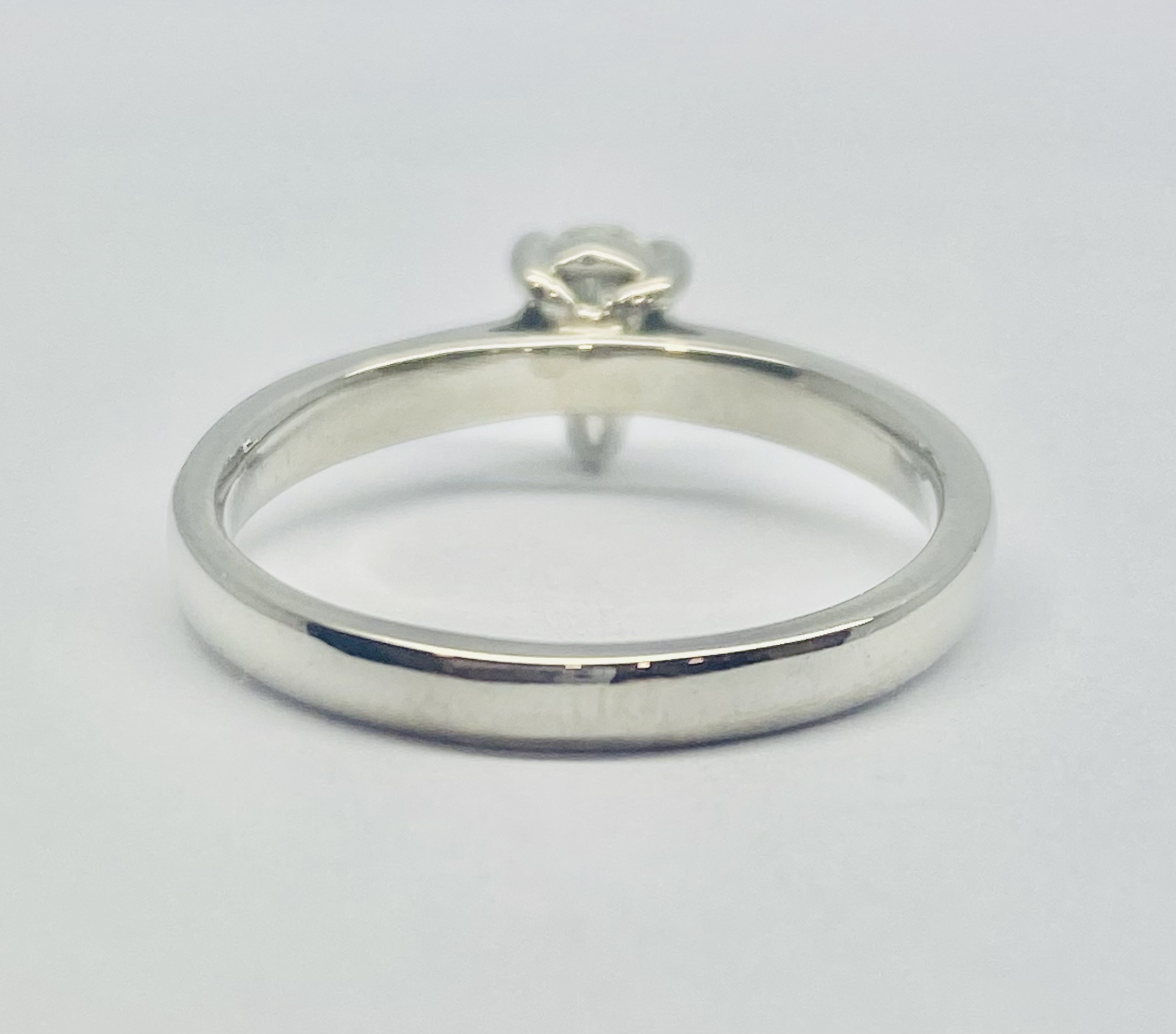 12600091 Platinum Pear Shaped Diamond Engagement Ring - Image 2