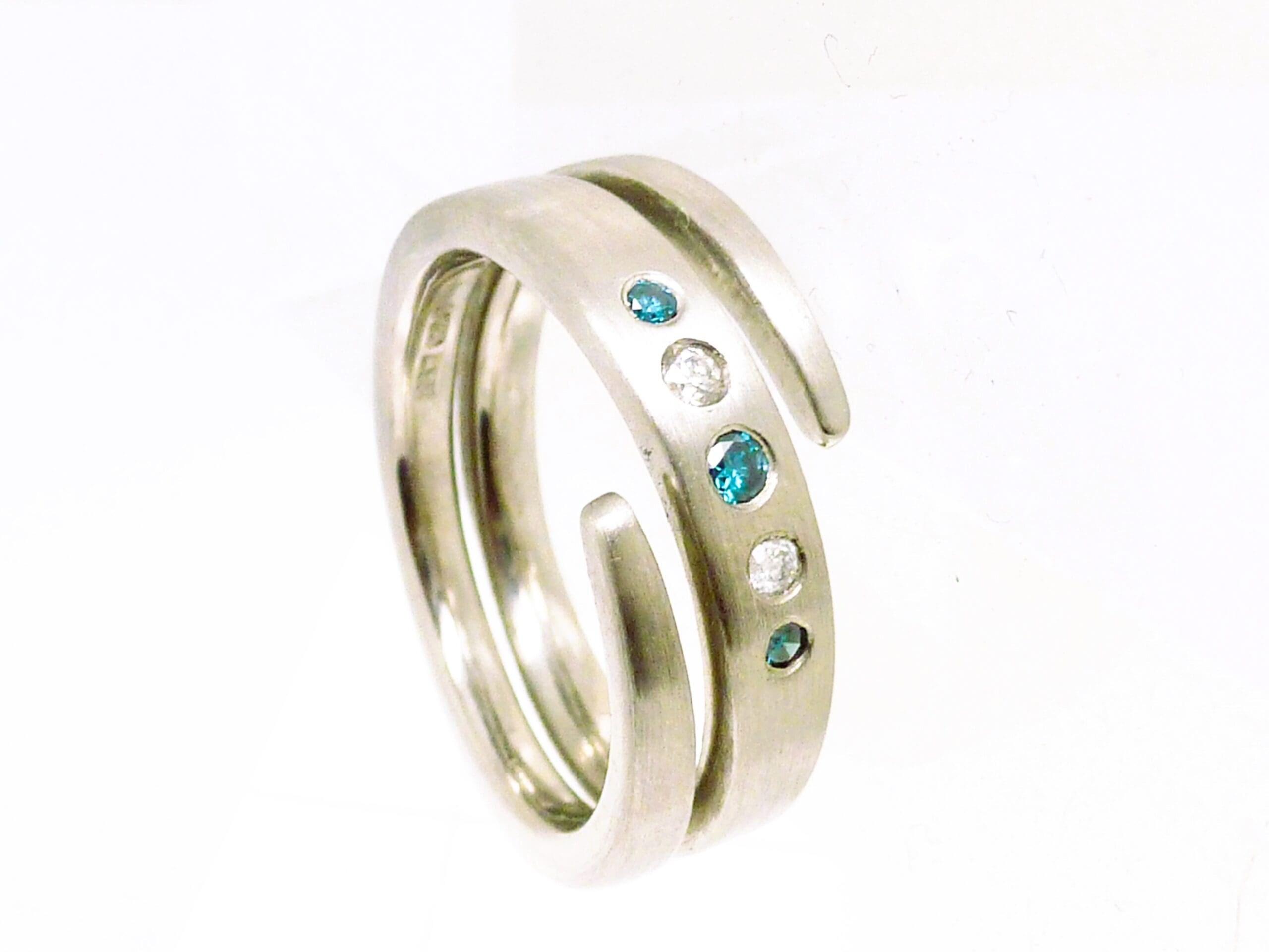 103 Commission Blue And White Diamond Wedding Ring - Image 5