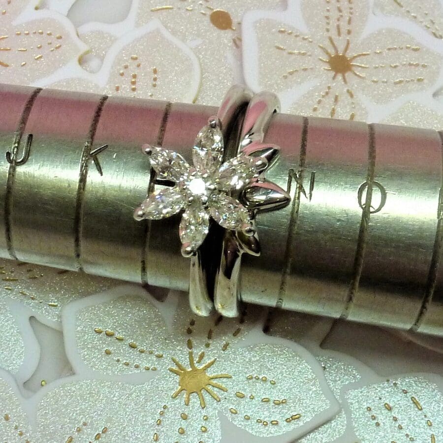 223 Commission Flower Shape Contoured Band