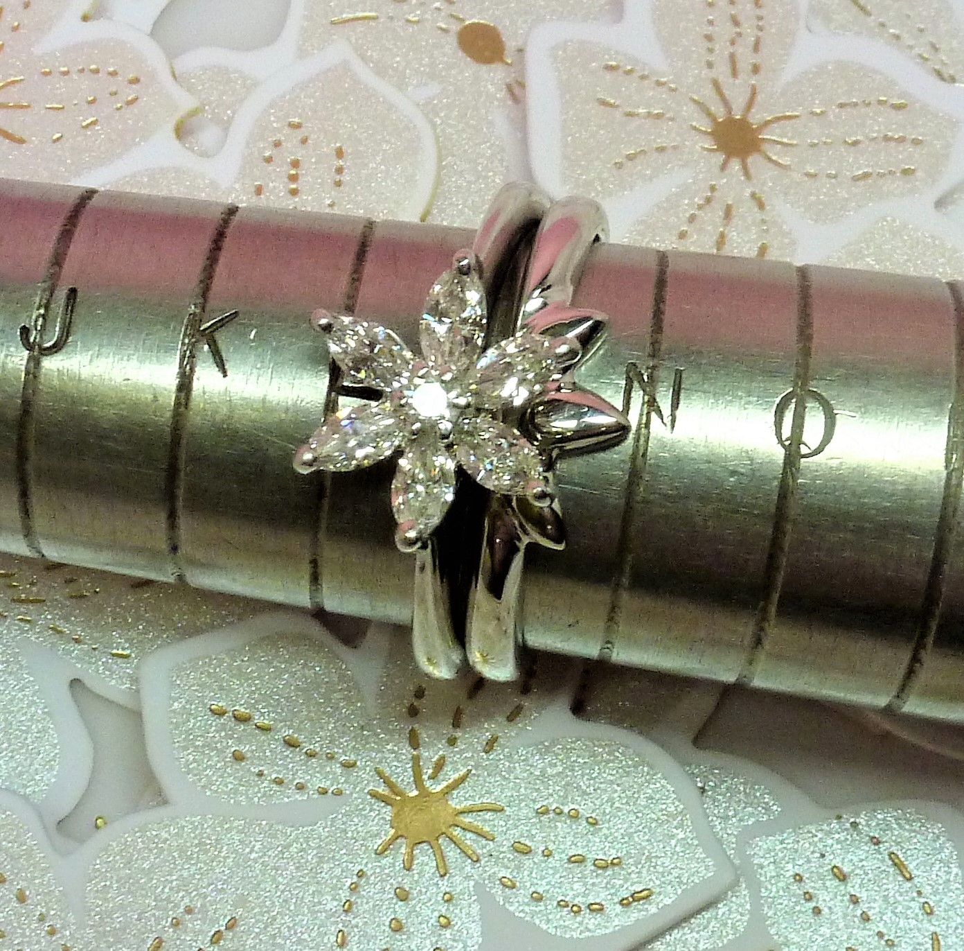 223 Commission Flower Shape Contoured Band