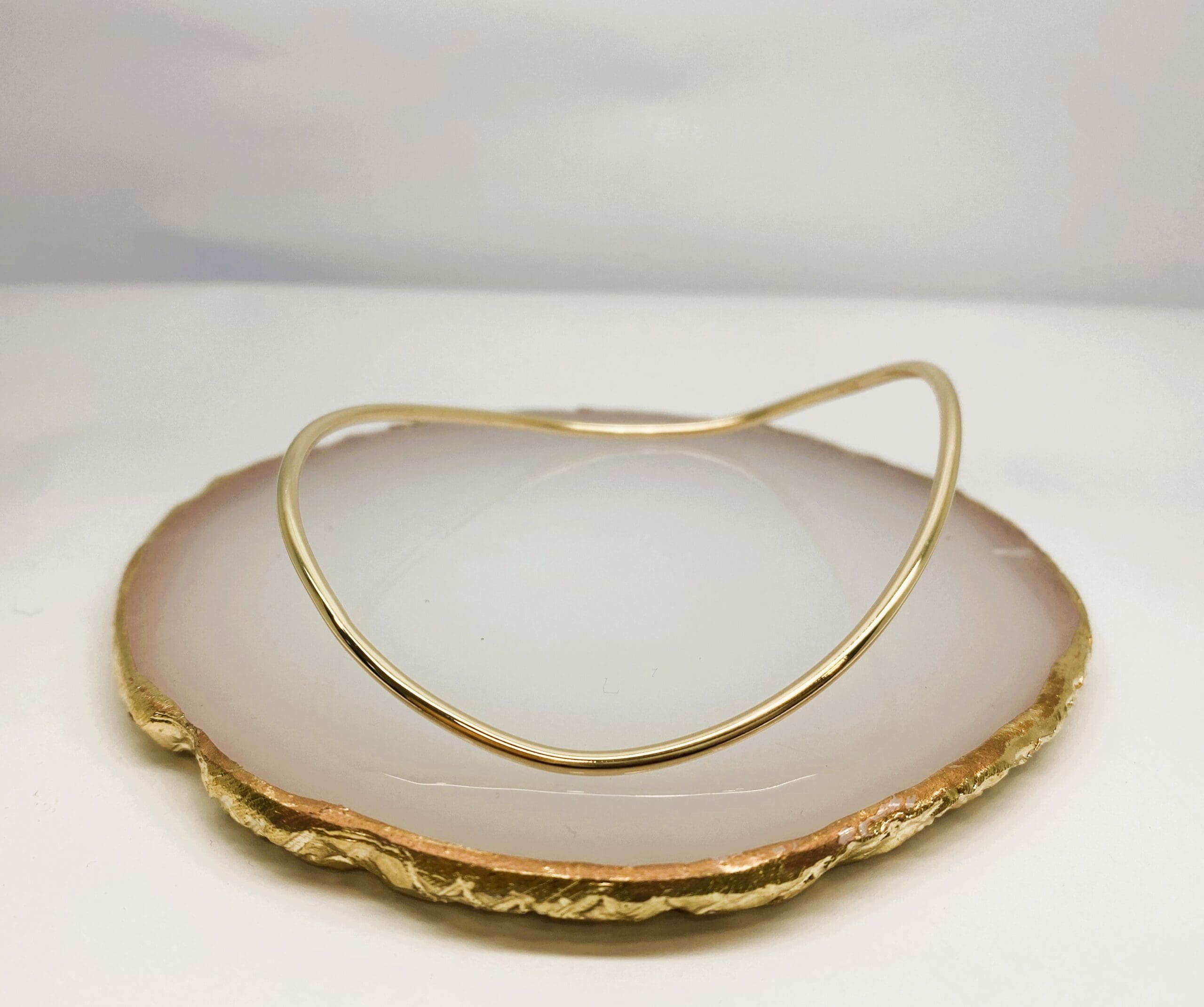 502 Commission 9ct Yellow Gold "Infinity" Hand Made Bangle - Image 3