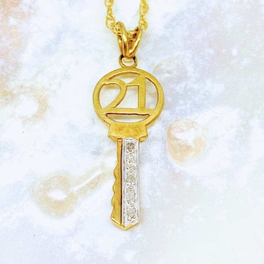 23200001 9ct Yellow Gold And Diamond No 21 Key Pendant