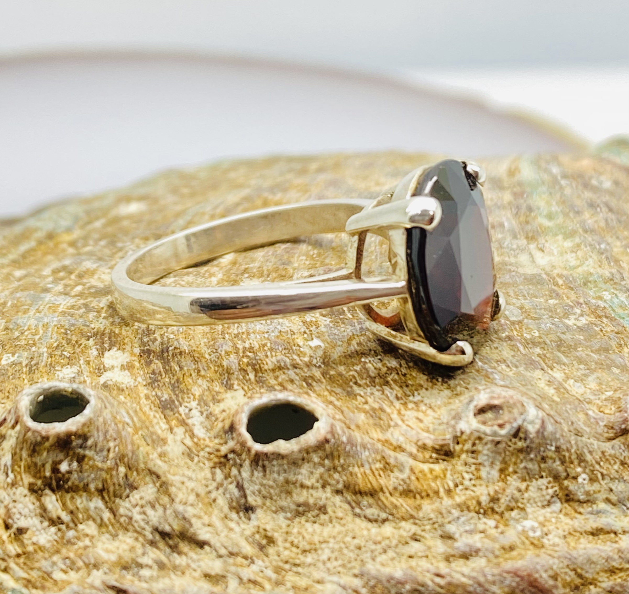 14100030 925 Silver Dress Ring Oval Garnet Solitaire - Image 3