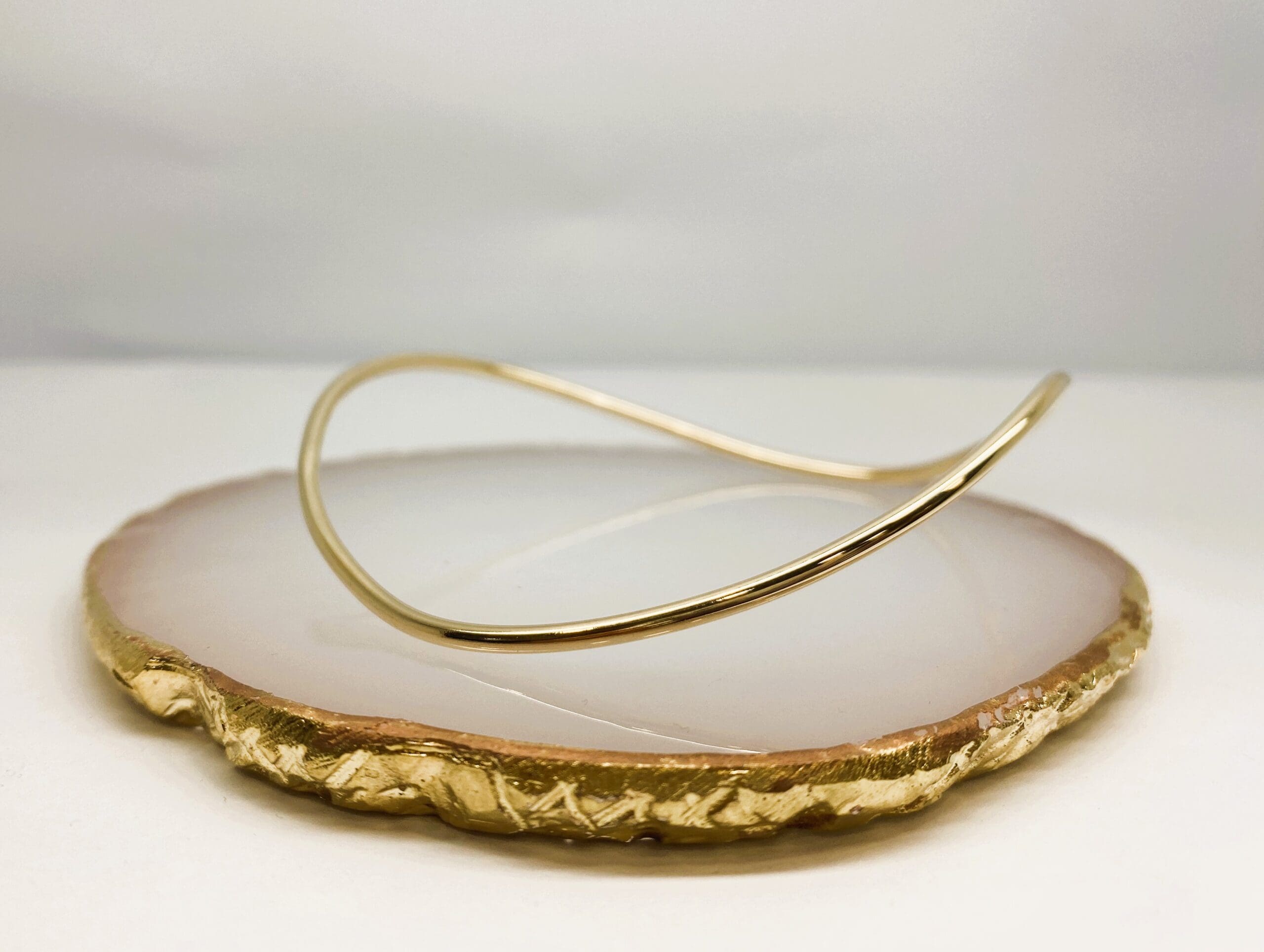 502 Commission 9ct Yellow Gold "Infinity" Hand Made Bangle - Image 2