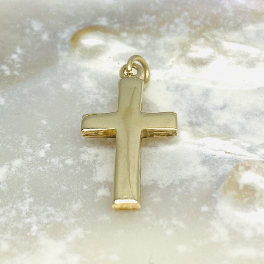 901000126 9ct Gold Medium Plain Polished Cross