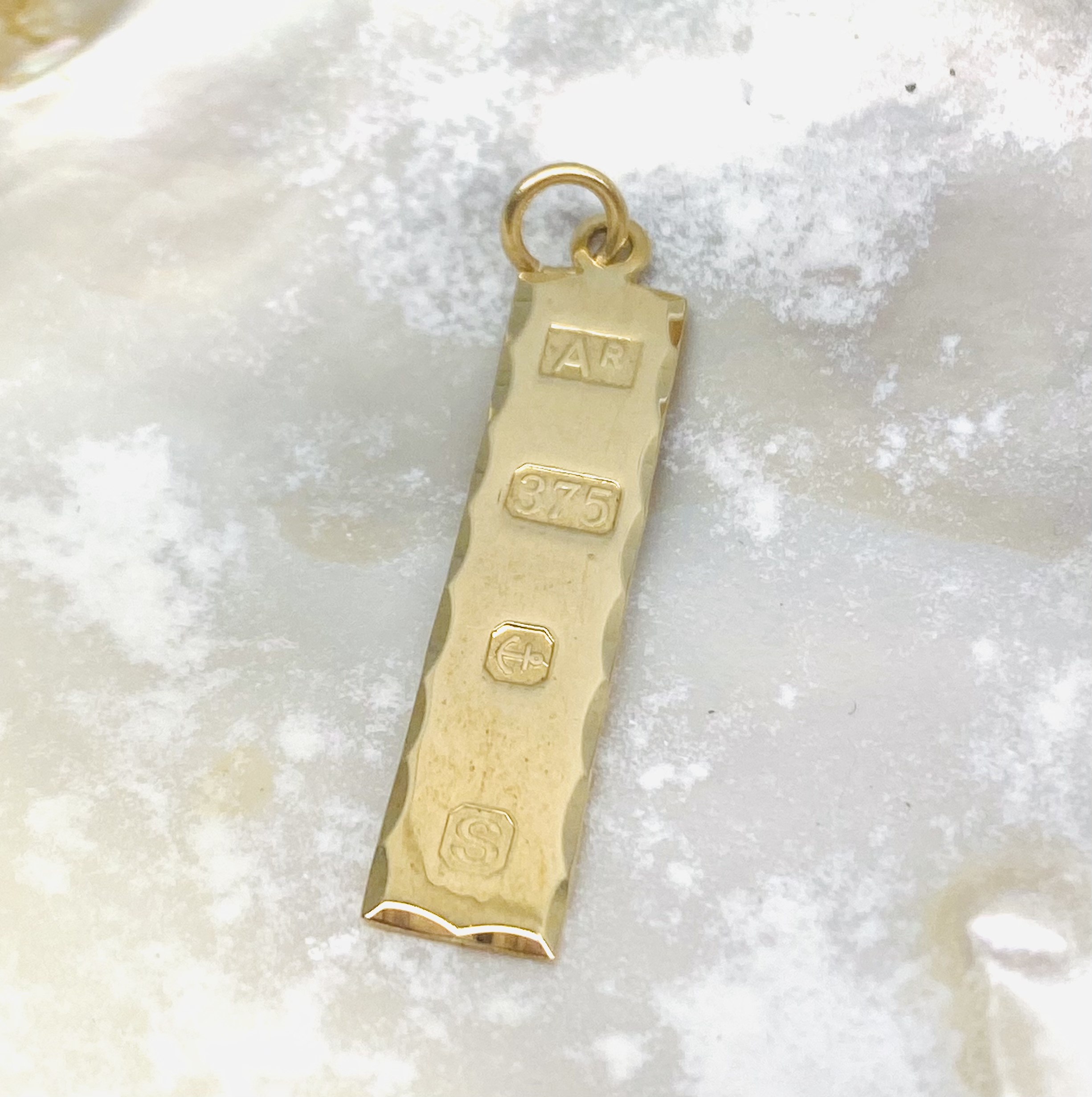 90100092 9ct Yellow Gold Dog Tag Rectangular Small