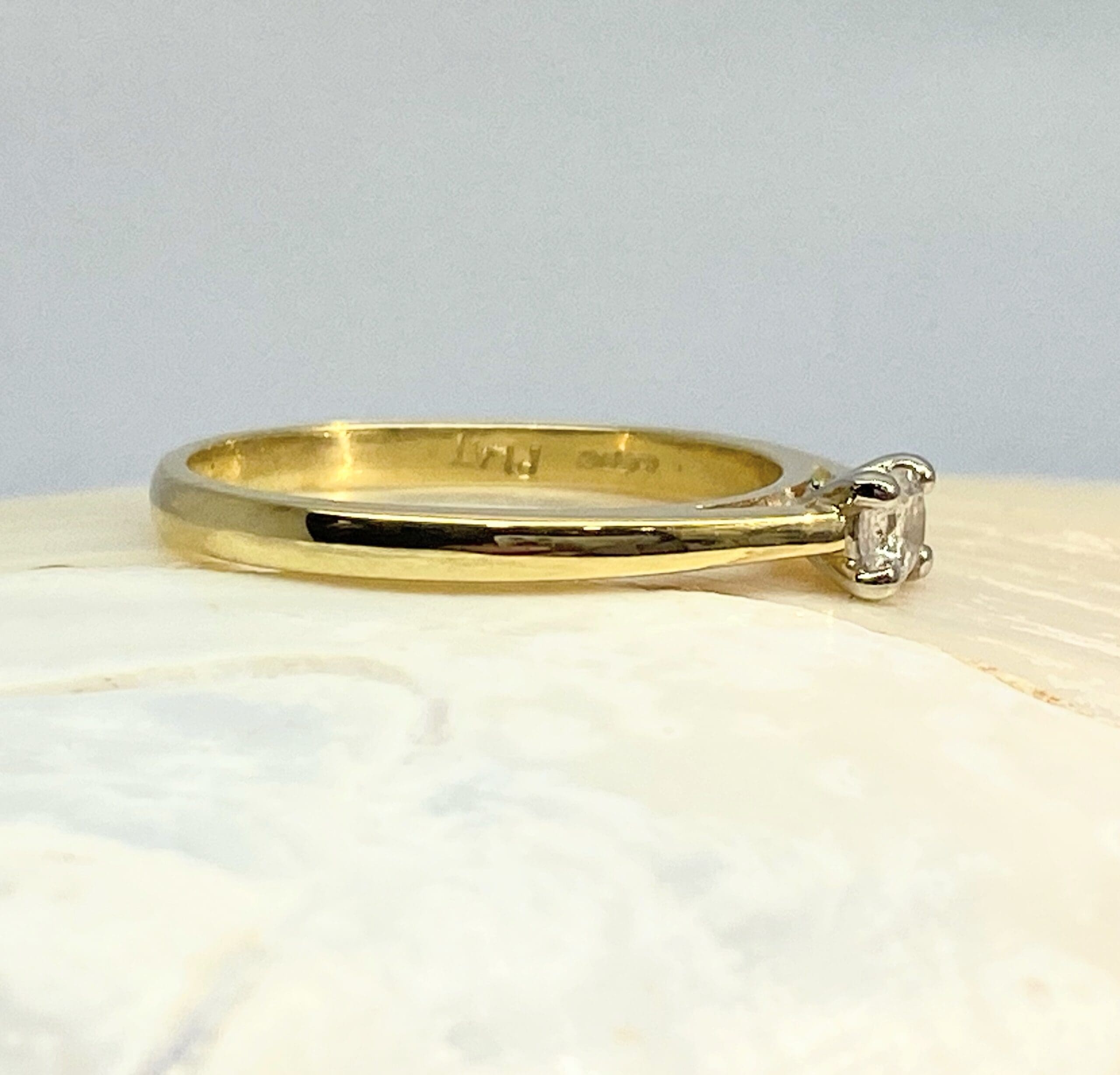 12200045 9ct Yellow Gold Diamond 0.15ct Solitaire Engagement Ring - Image 4