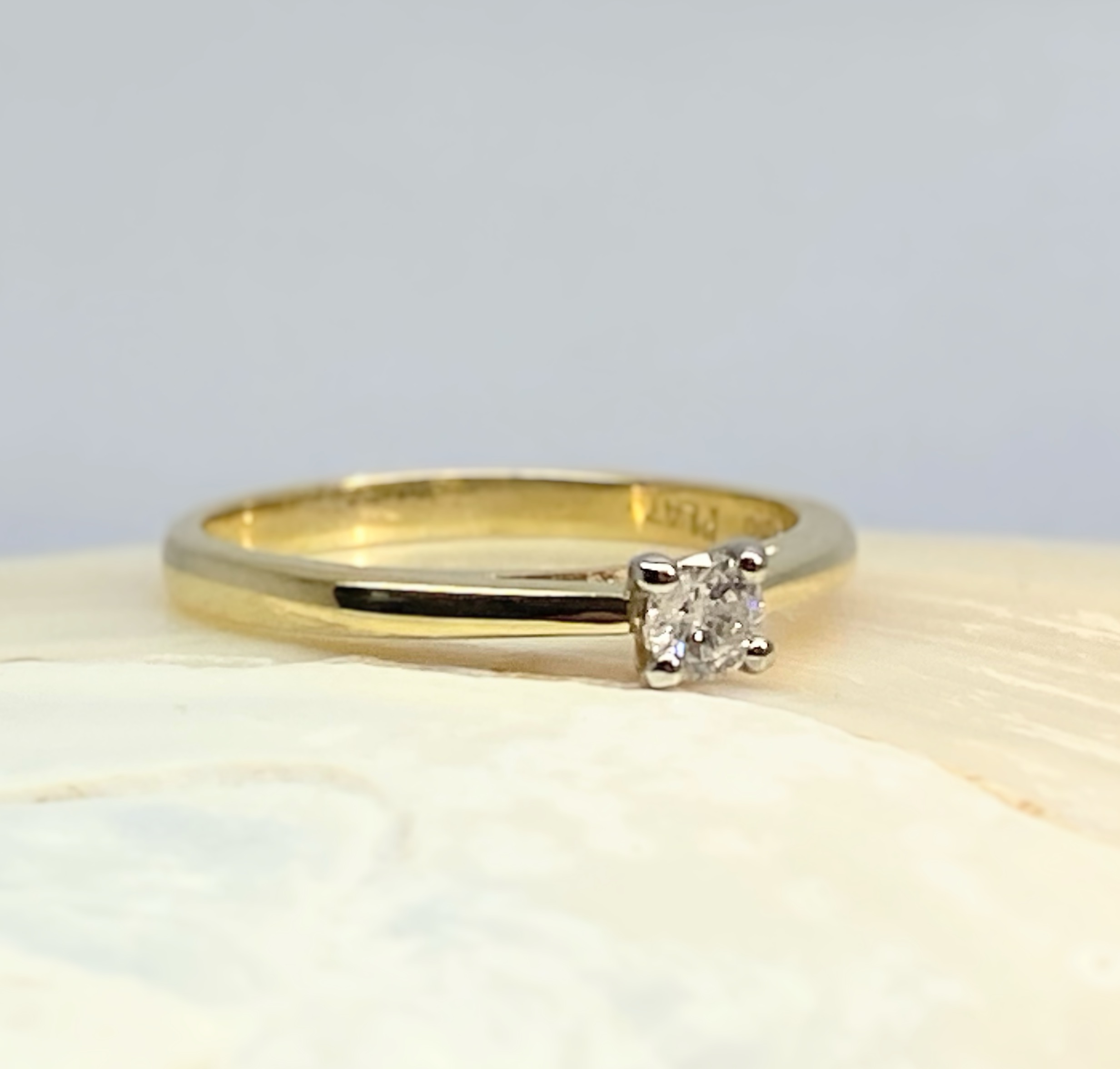 12200045 9ct Yellow Gold Diamond 0.15ct Solitaire Engagement Ring - Image 3