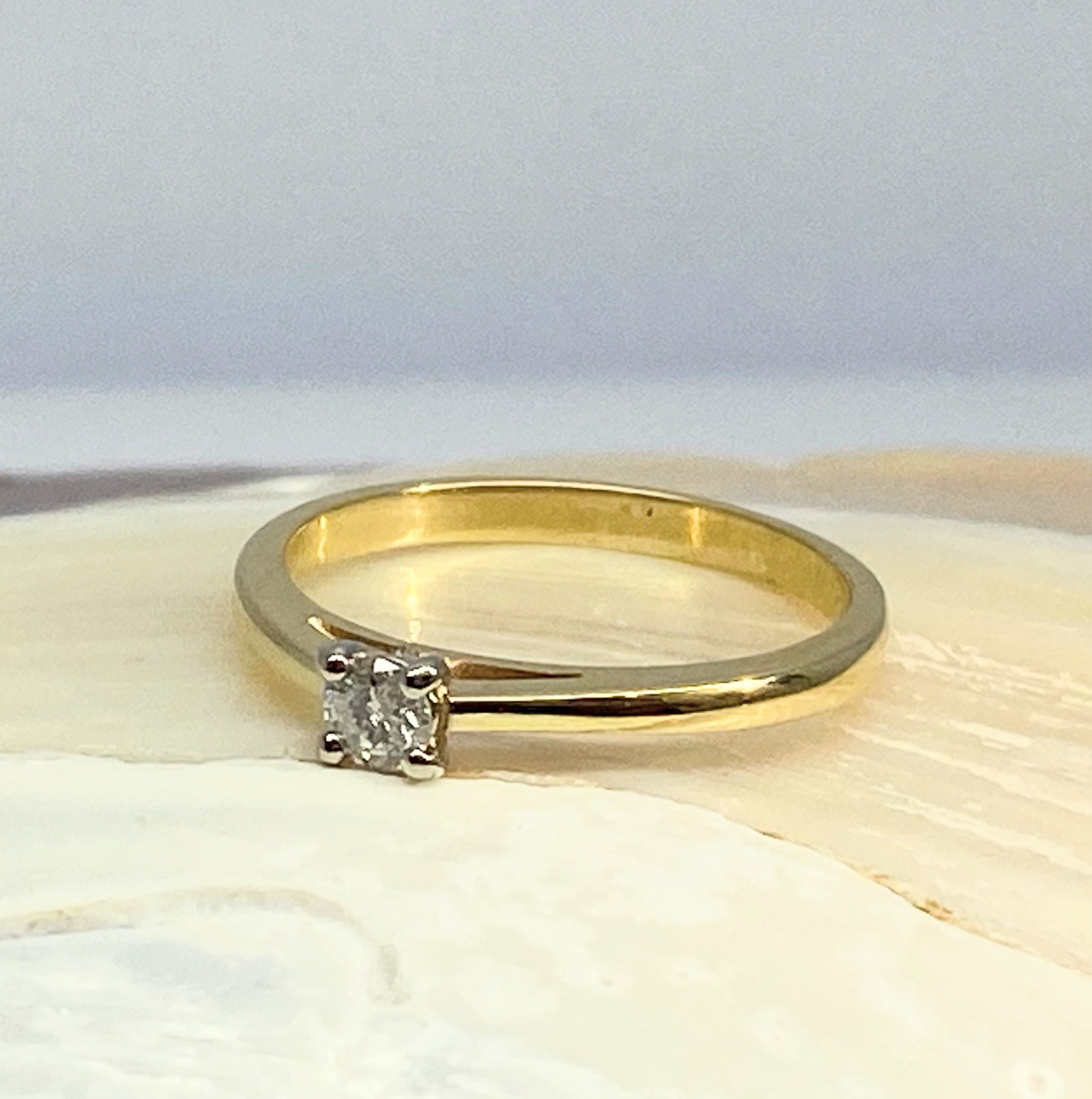 12200045 9ct Yellow Gold Diamond 0.15ct Solitaire Engagement Ring - Image 2