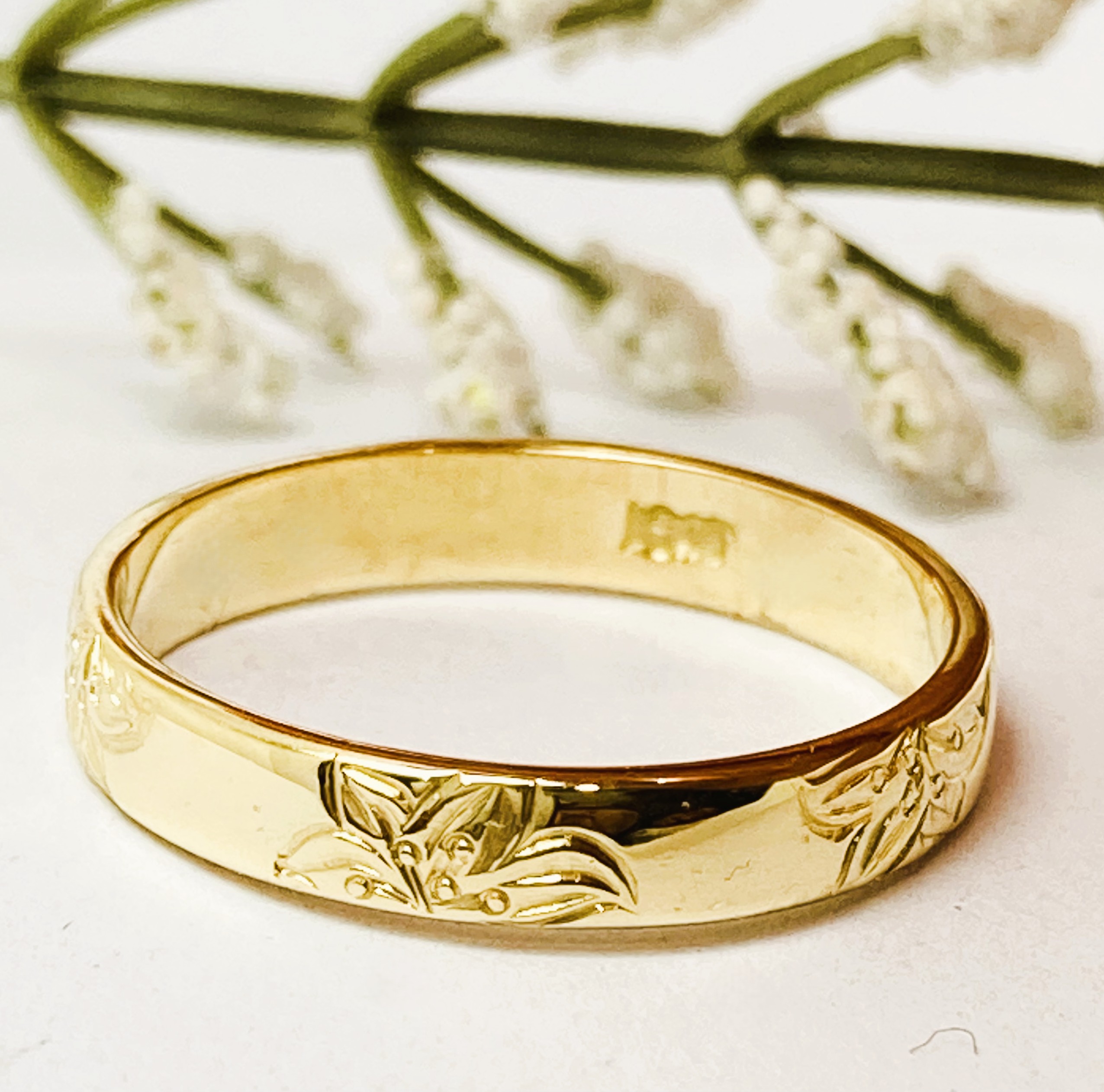 009 Commission Engraving Lilies On Gold Band