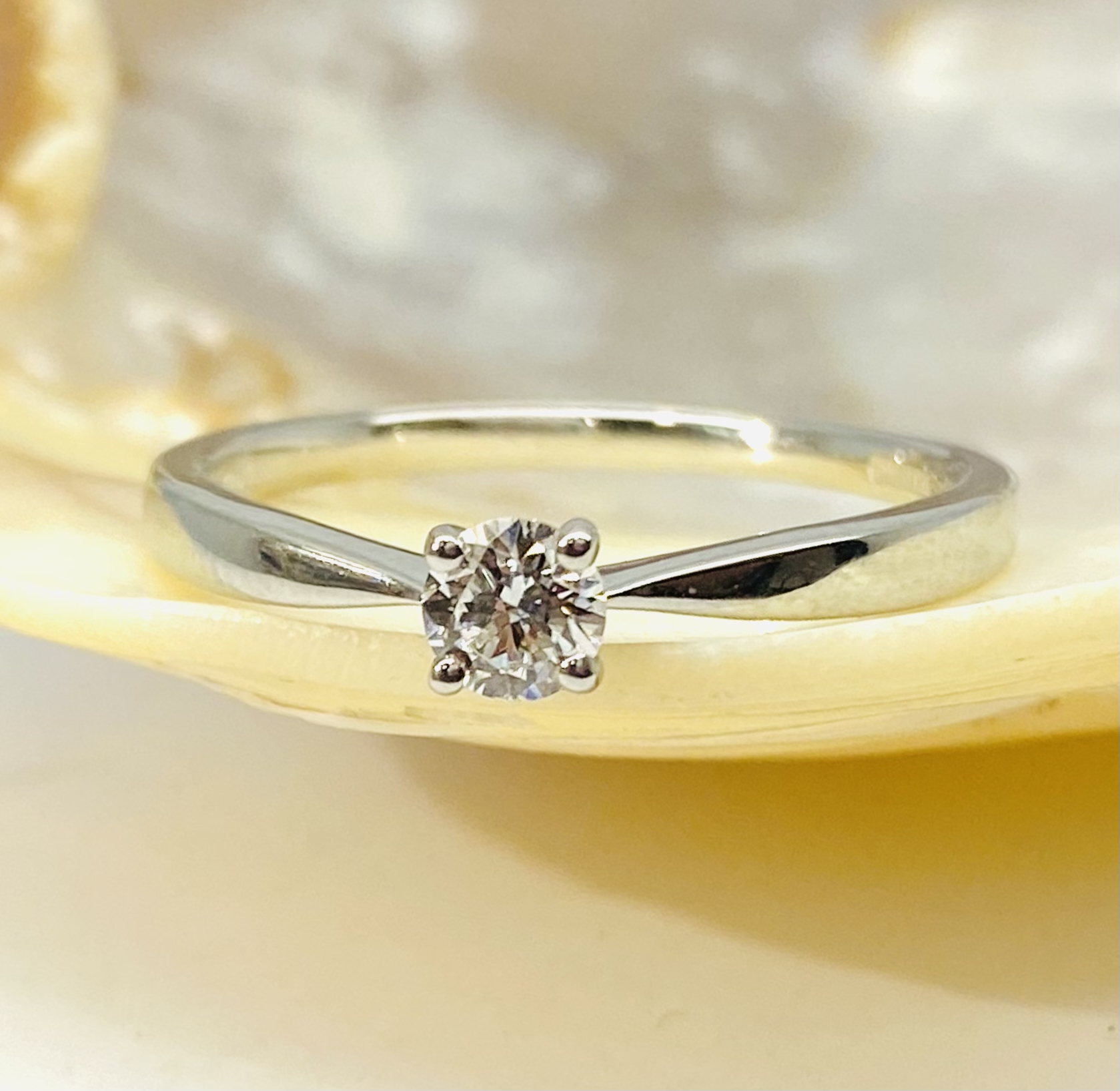 12600101 Platinum And Diamond 0.20cts Round Solitaire Engagement Ring - Image 3