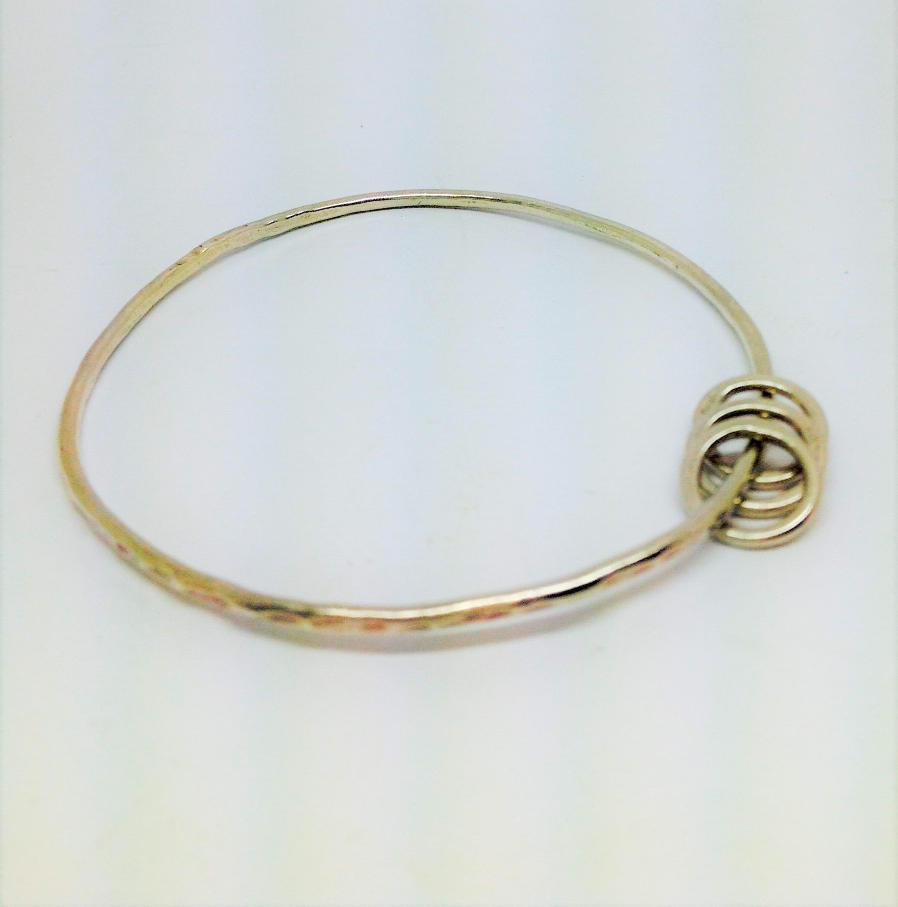 511 Commission 9ct Gold Initials Beaten Bangle From Scrap - Image 3