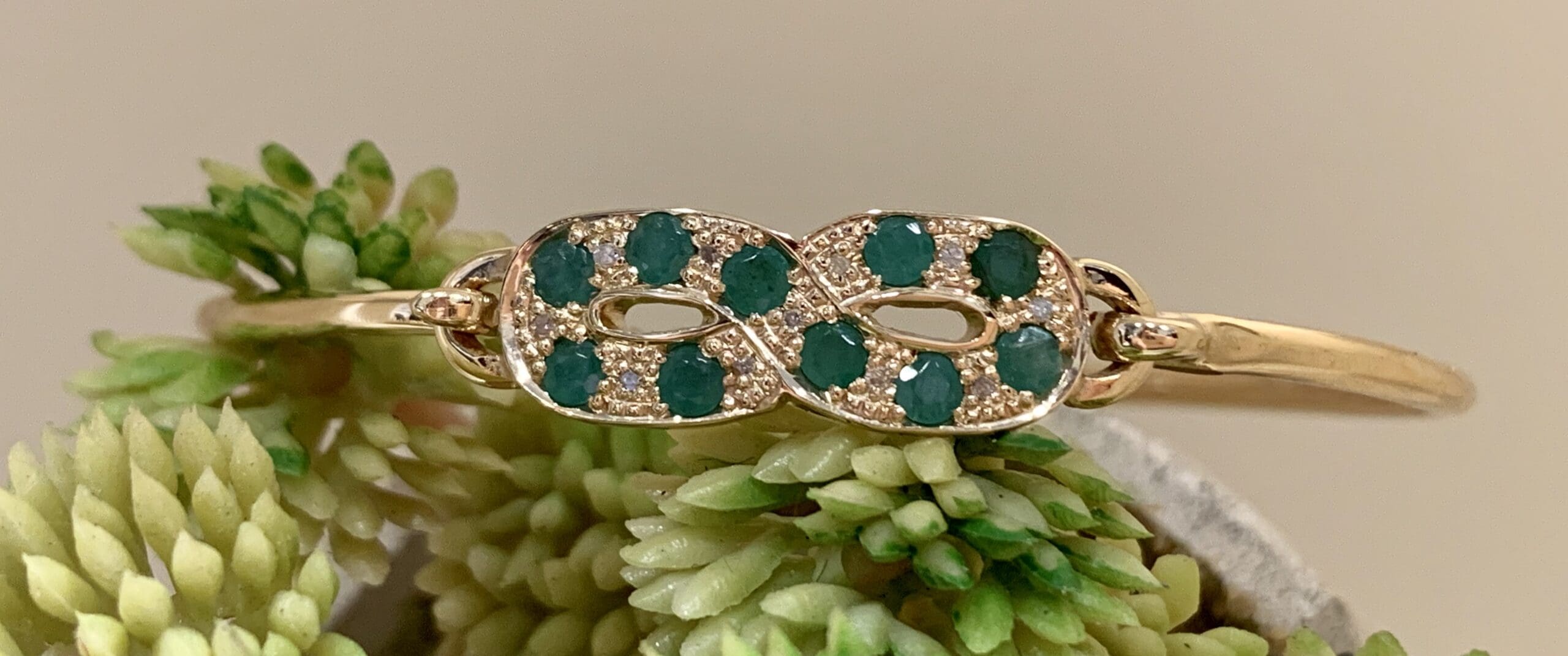 520 Commission Emerald Bracelet Yellow Gold - Image 6