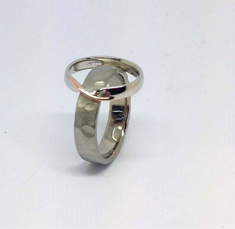 108 Commission  Bi Colour Ribbon Twist And Beaten Finished Band