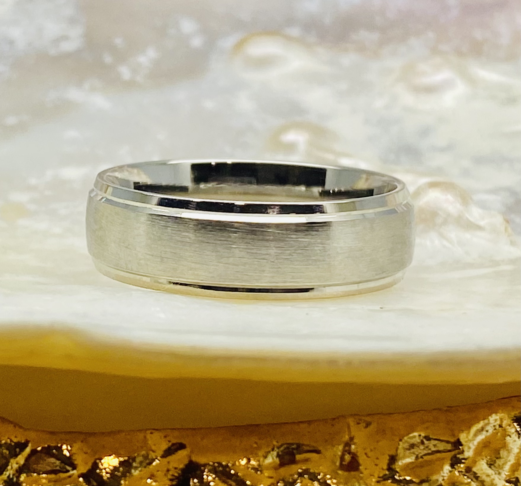 11600035 Platinum Wedding Band, 6mm Court Shape