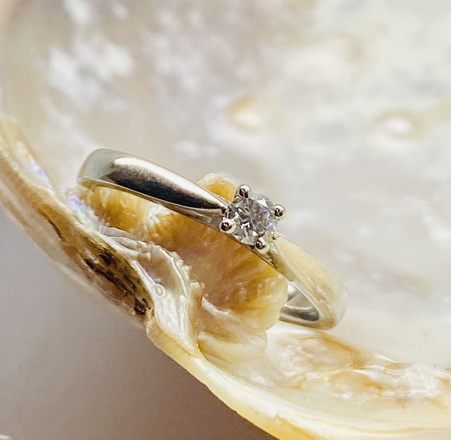 12600103 Platinum And Diamond 0.12ct Engagement Ring - Image 2