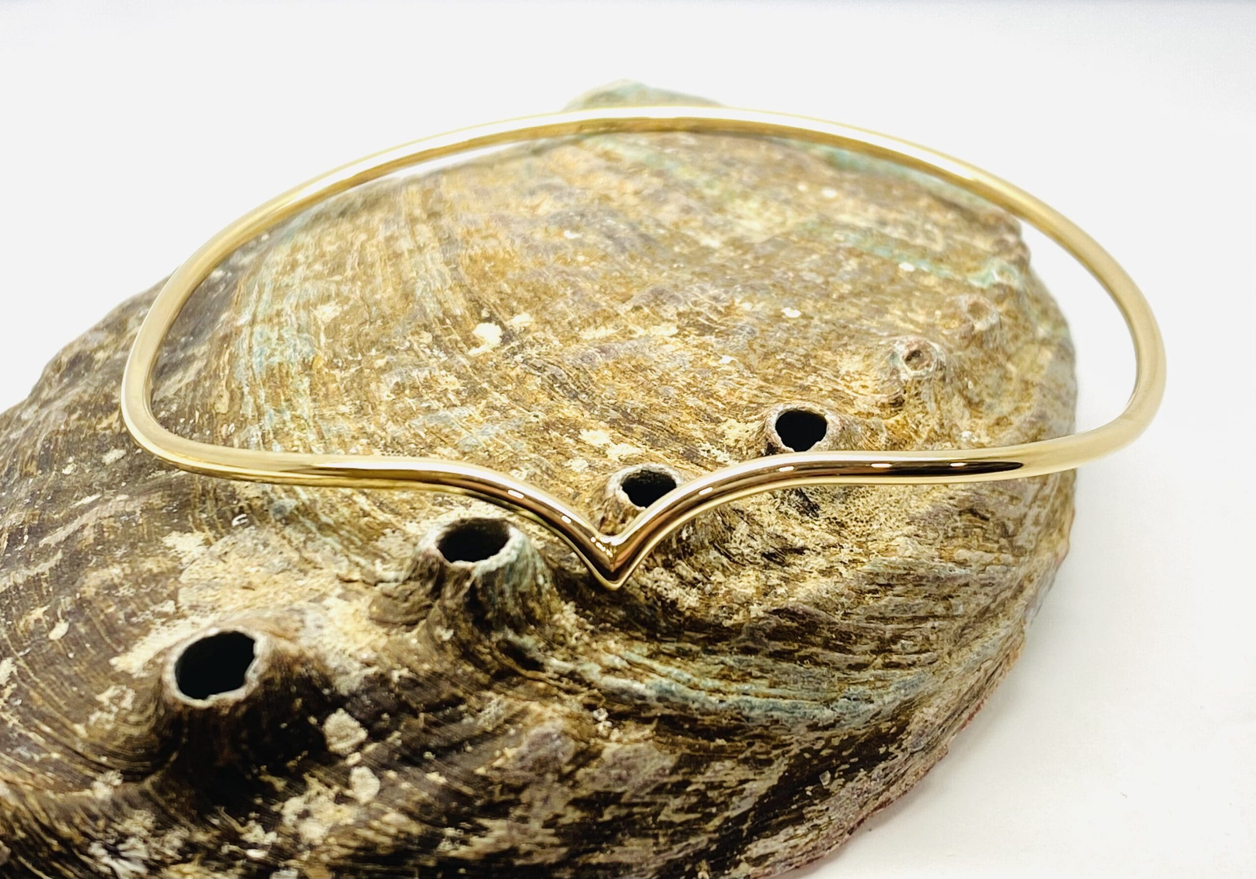 40200046 9ct Yellow Gold "Wishbone" Handmade Bangle