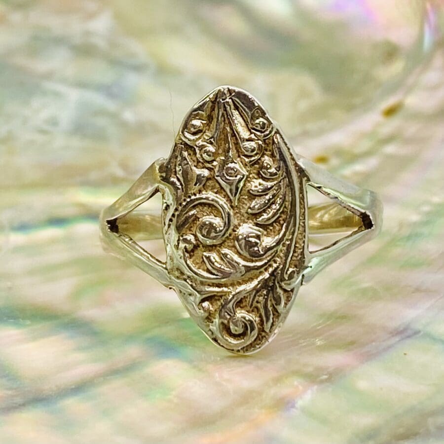 90100106 925 Sterling Silver "Ovalette" Engraved Dress Ring