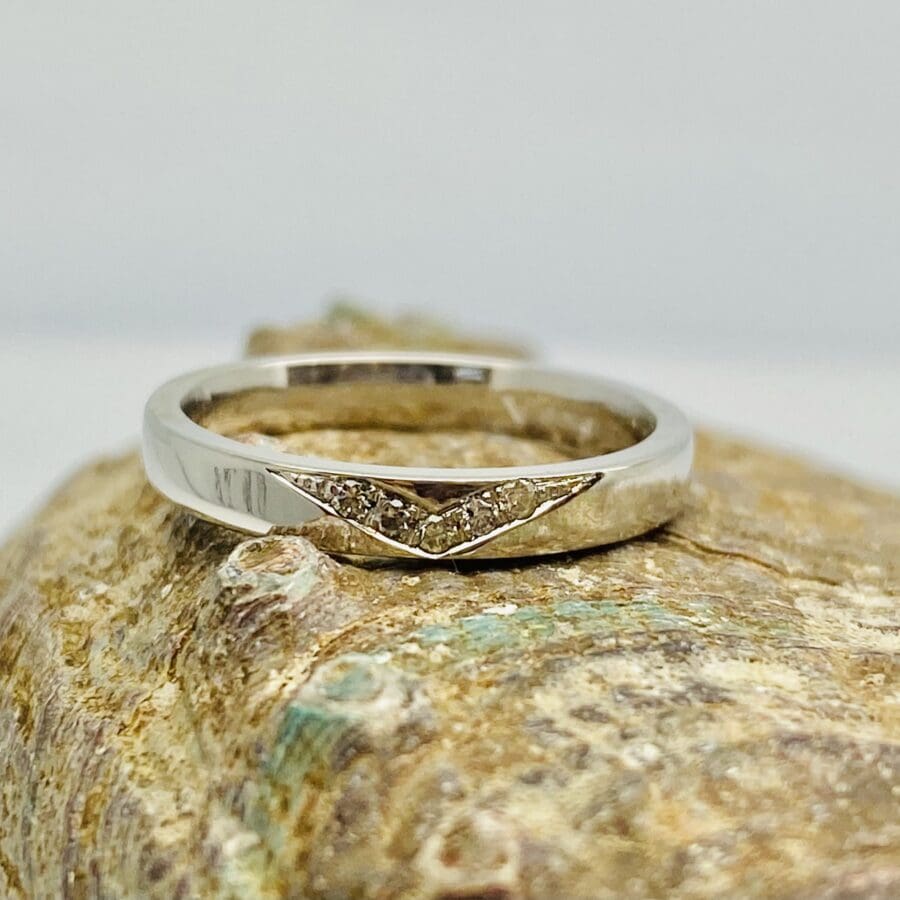 11600036 Platinum And Diamond 0.05ct "V" Embellished Wedding Band