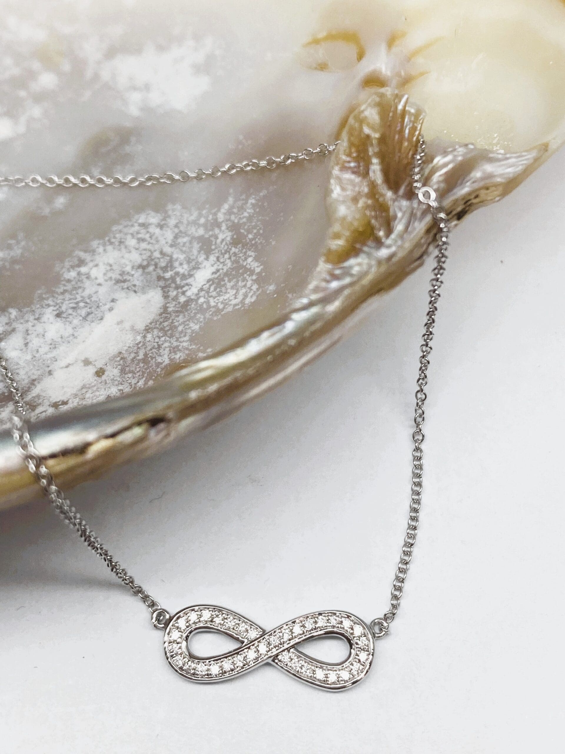 22400214 18ct White Gold Infinity 0.25ct Diamond Necklace