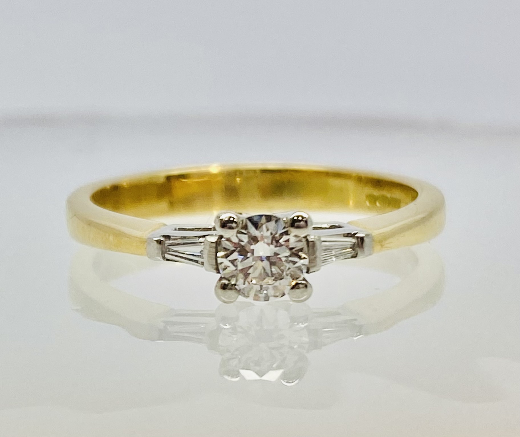 12400041 18ct Yellow Gold And Platinum Trilogy Diamond Ring