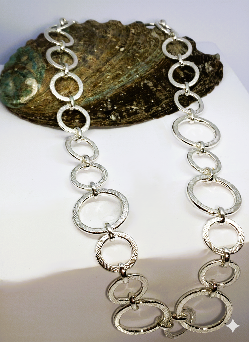 22100264 925 Sterling Silver Echo Textured Graduated Circle Necklace