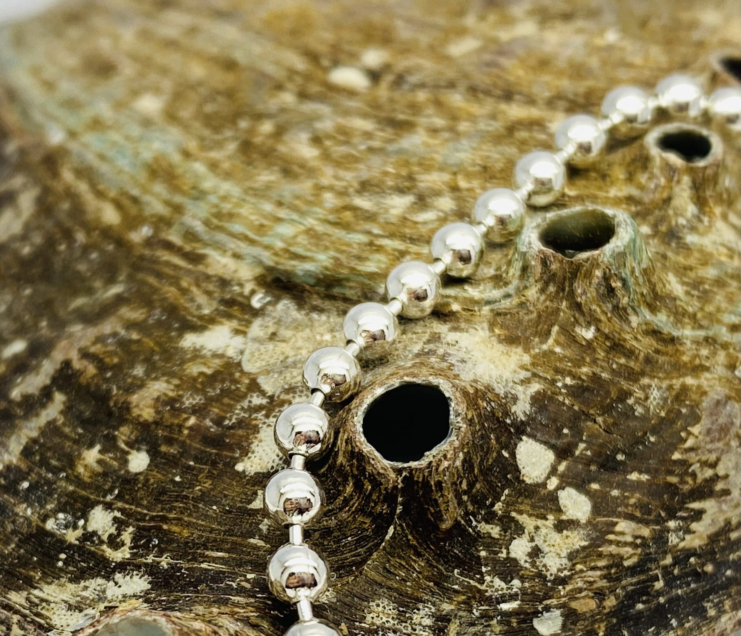21100267 Silver Ball And Tube 18 Inch Chain - Image 3