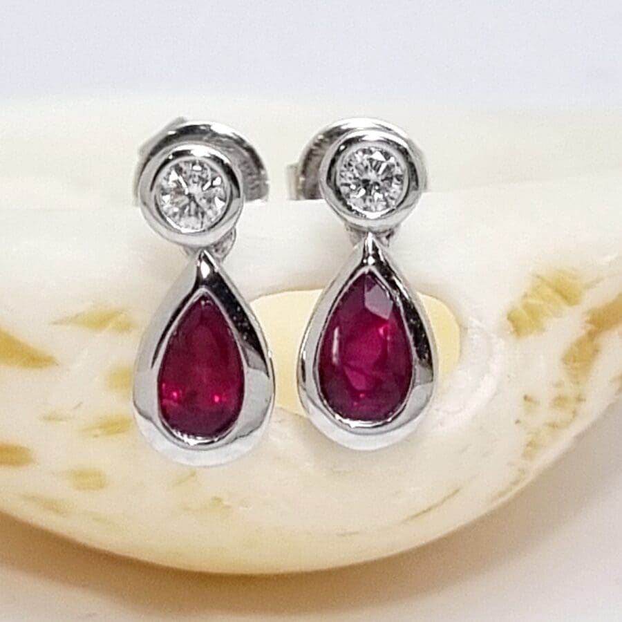 31400012 18ct White Gold Ruby And Diamond Drop Earrings