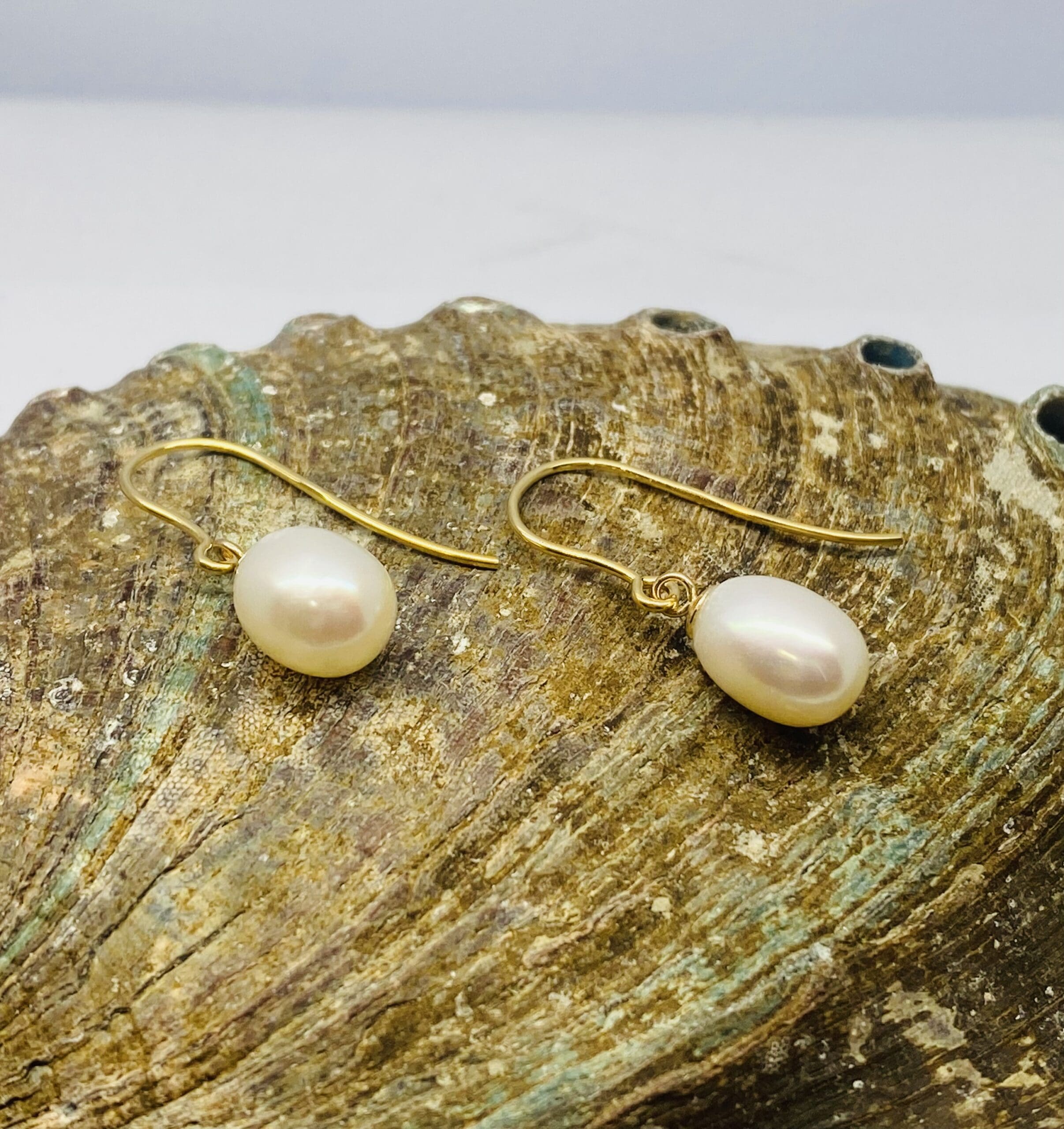 15700080 9ct Yellow Gold Fresh Water Pearl Drop Earrings - Image 3