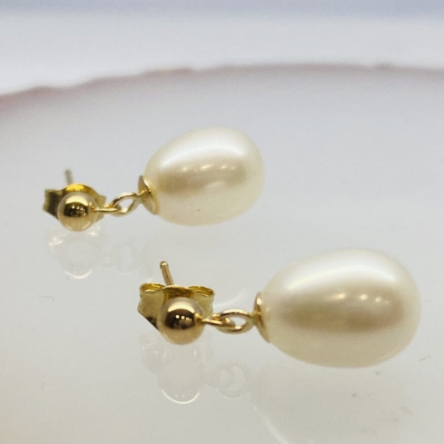 15700079 9ct Yellow Gold Fresh Water Pearl Drop Earrings