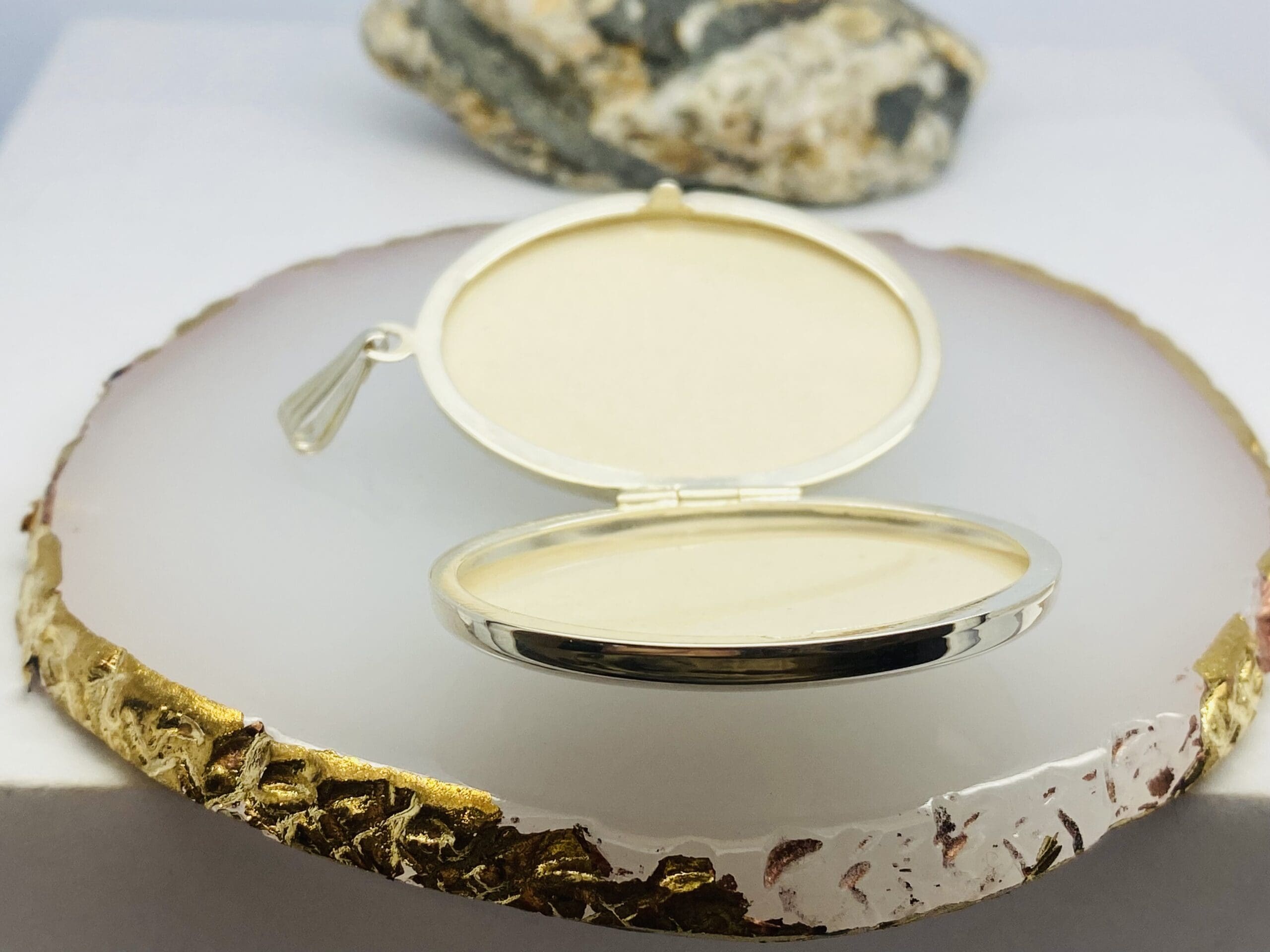 90100156 Silver Large Plain Locket With Fluted Bale And Two Photo Sections - Image 4