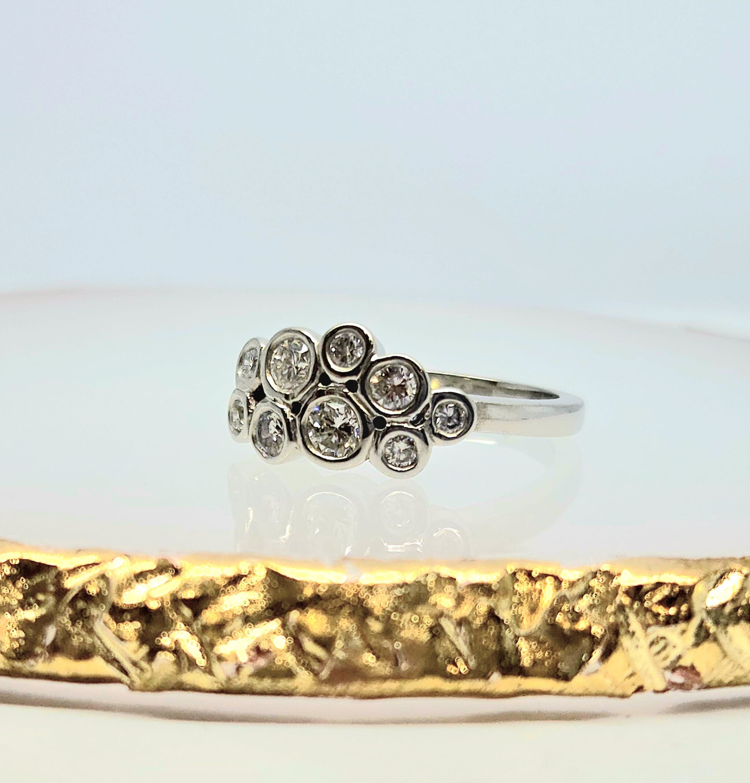 15600060 Platinum Rub Over 9 Diamond 'Bubble' Ring - Image 6