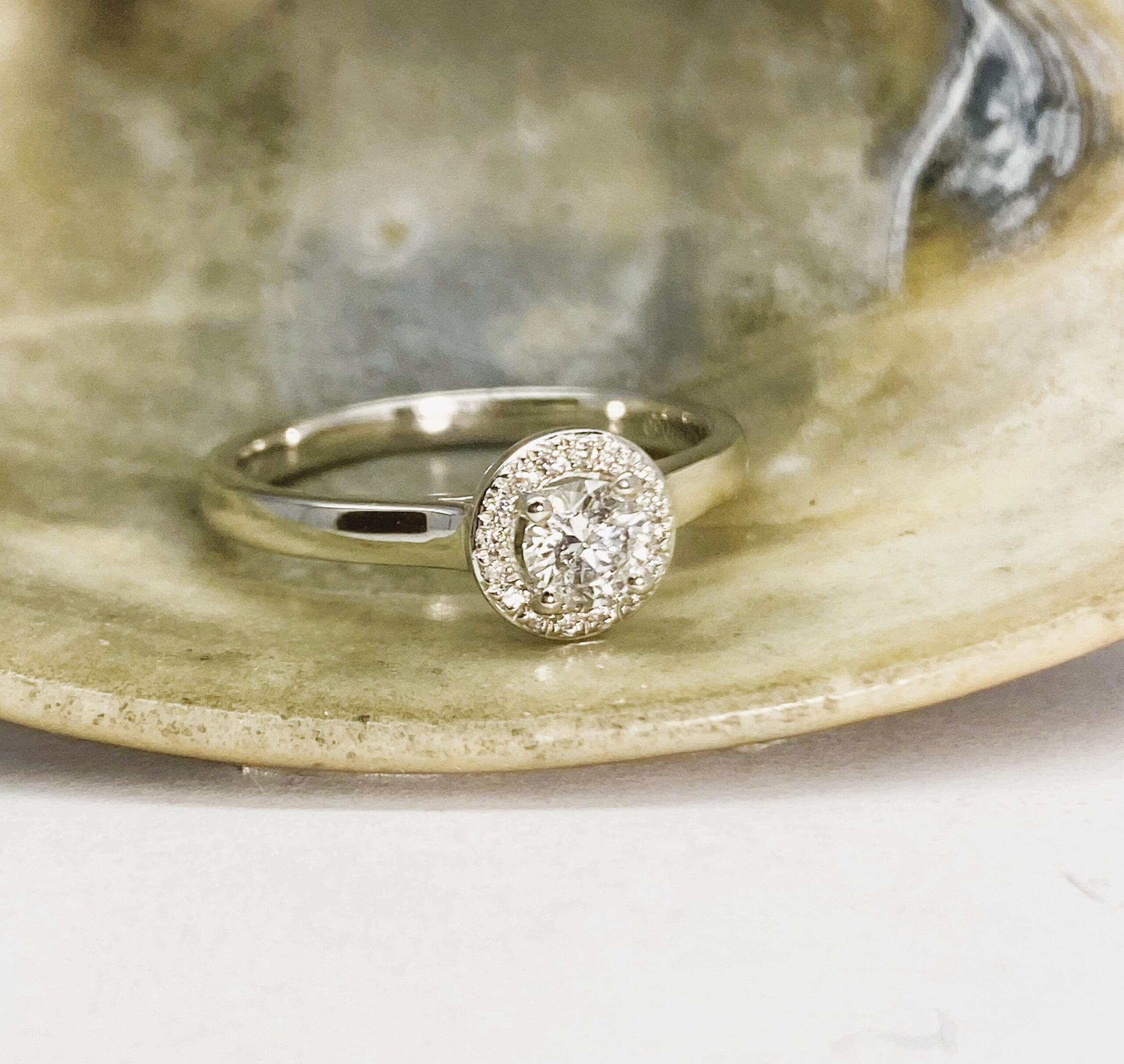 15600061 Platinum 0.50ct Diamond Halo Ring - Image 3
