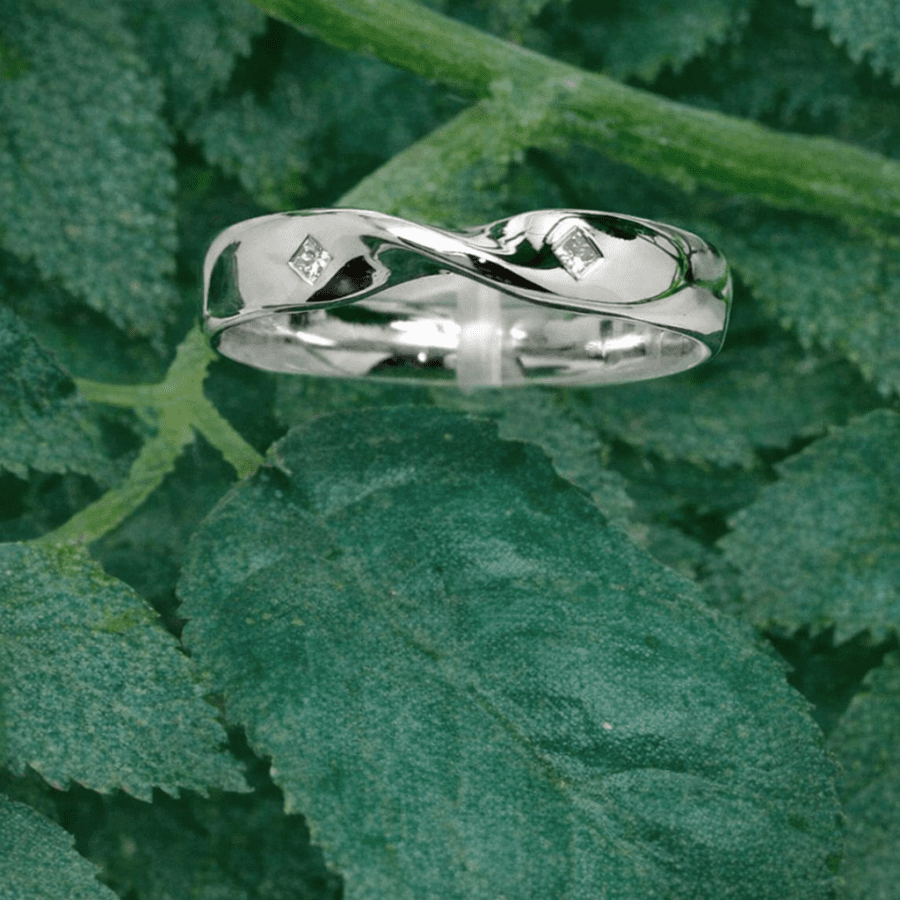 241 Commission Ribbon Twist Princess Diamond Wedding Band